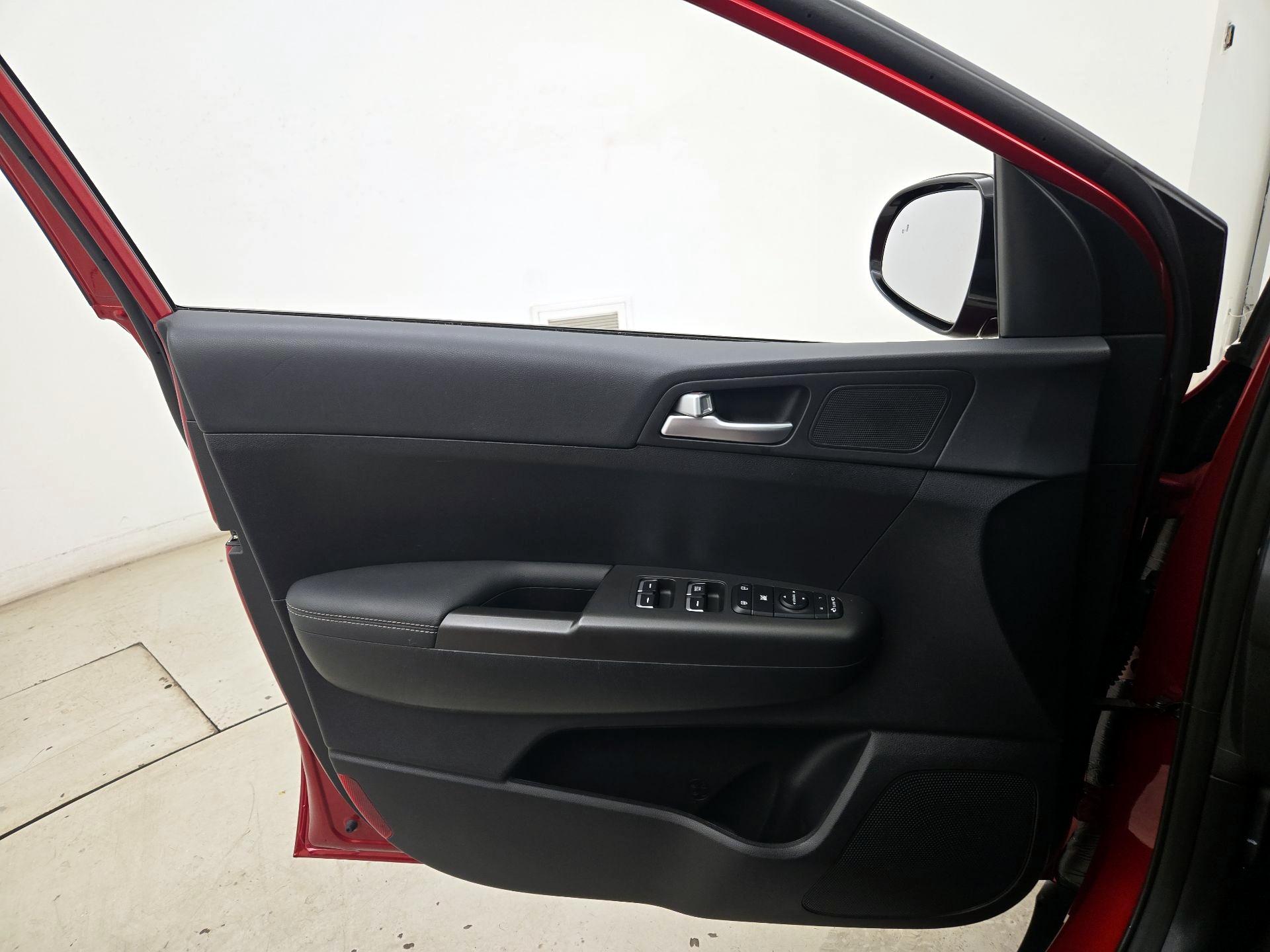 Thumbnail: 2021 Kia Sportage - 12