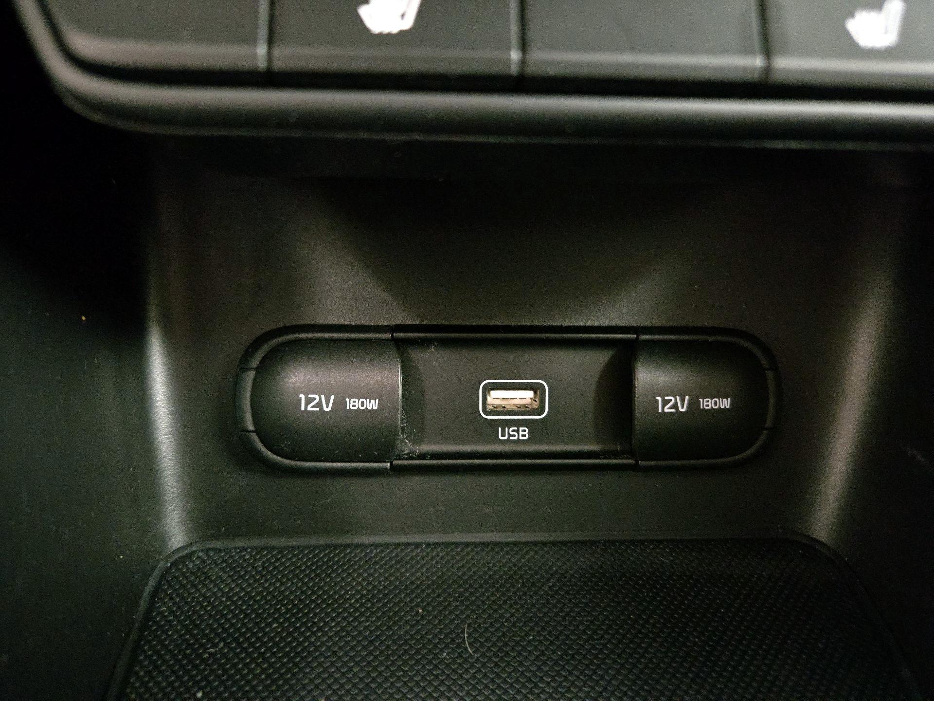 Thumbnail: 2021 Kia Sportage - 18