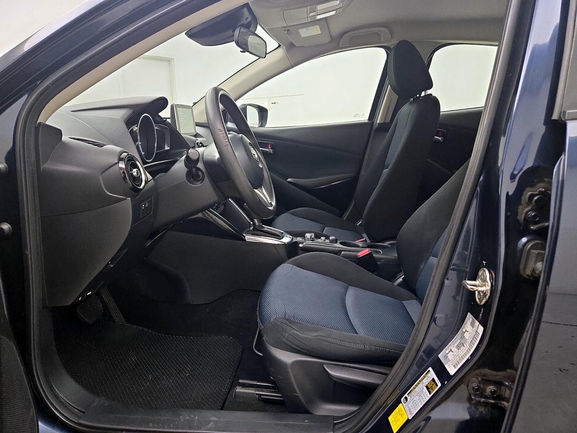 Thumbnail: 2017 Toyota Yaris iA - 11