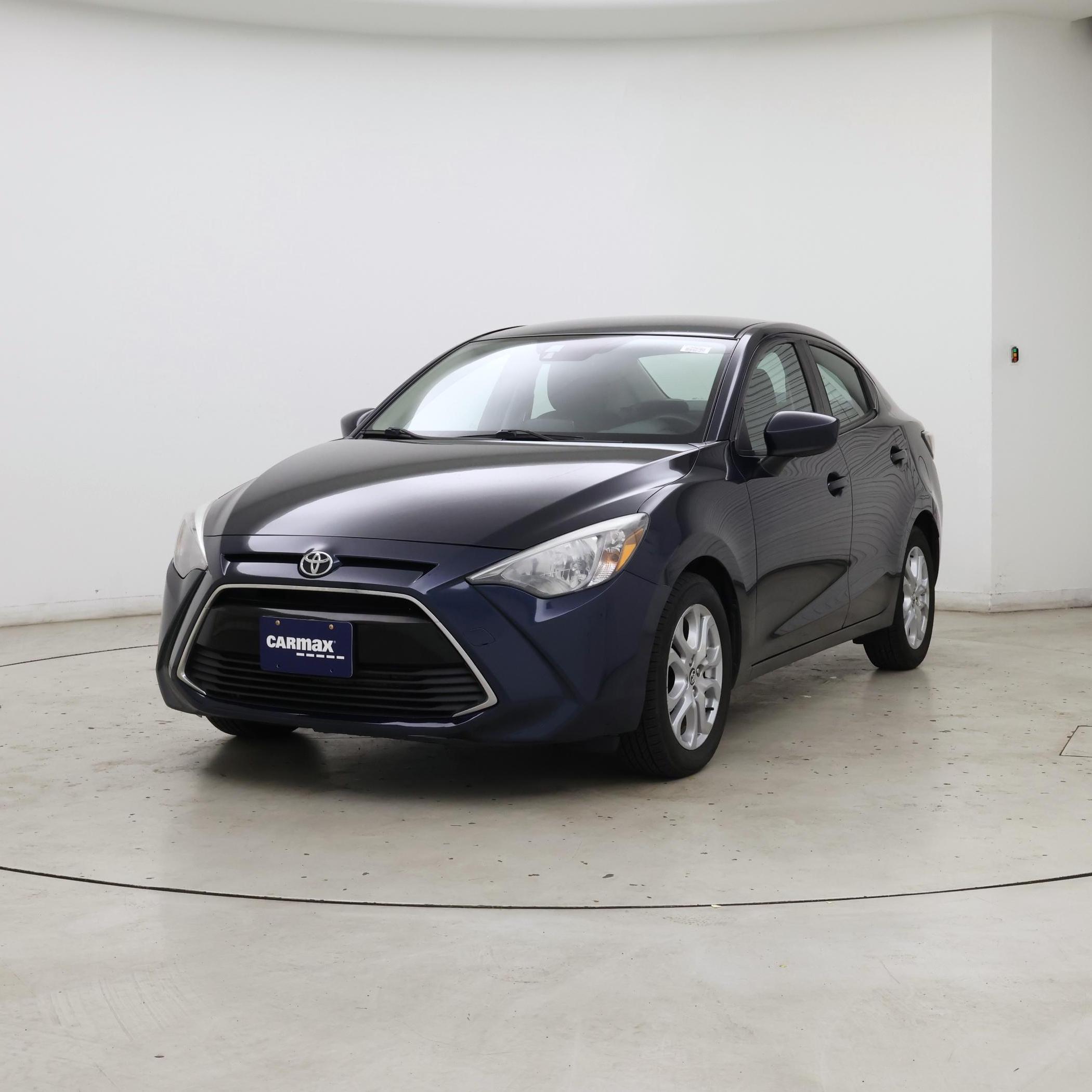 Thumbnail: 2017 Toyota Yaris iA - 4