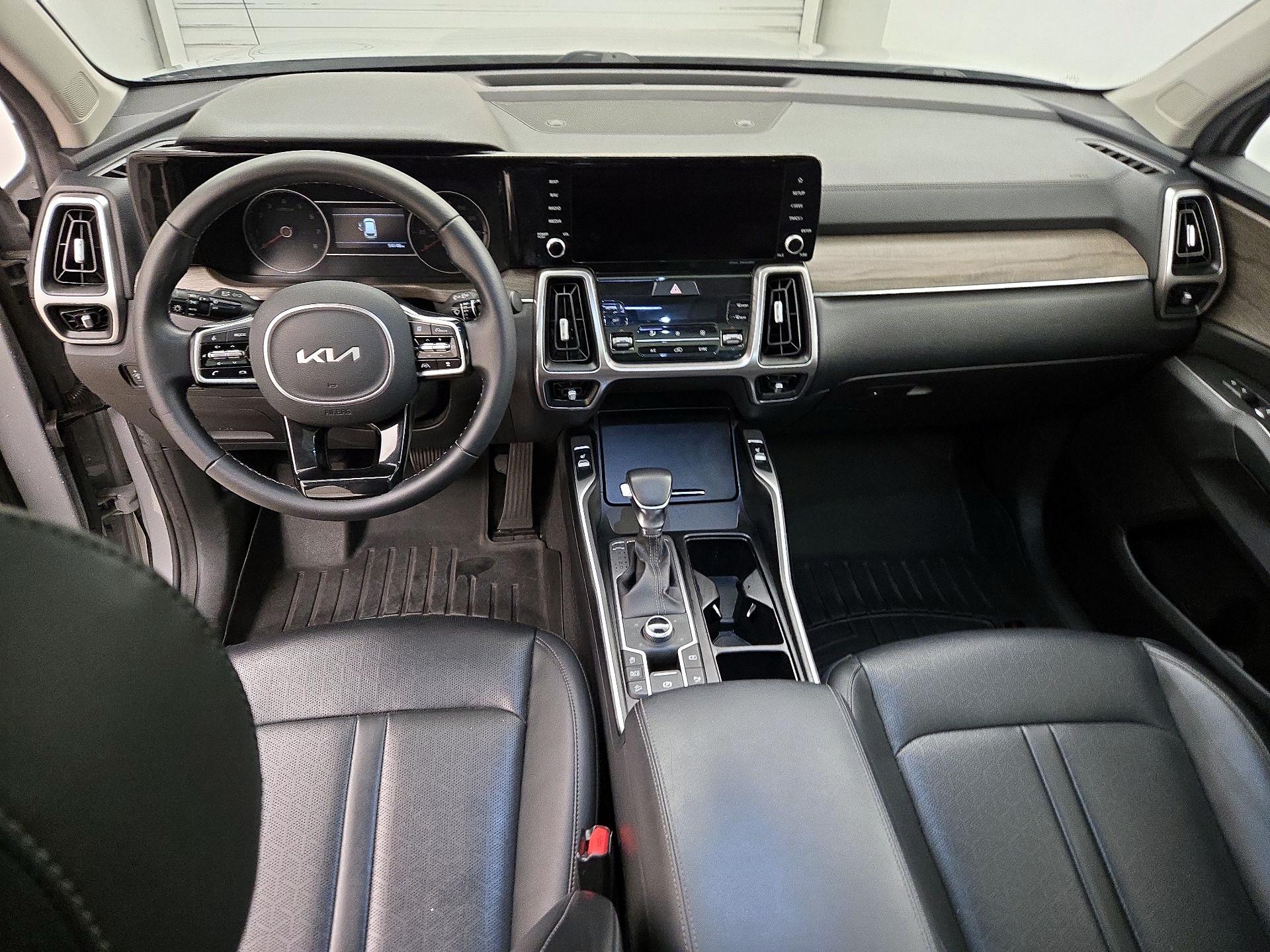Thumbnail: 2022 Kia Sorento - 9