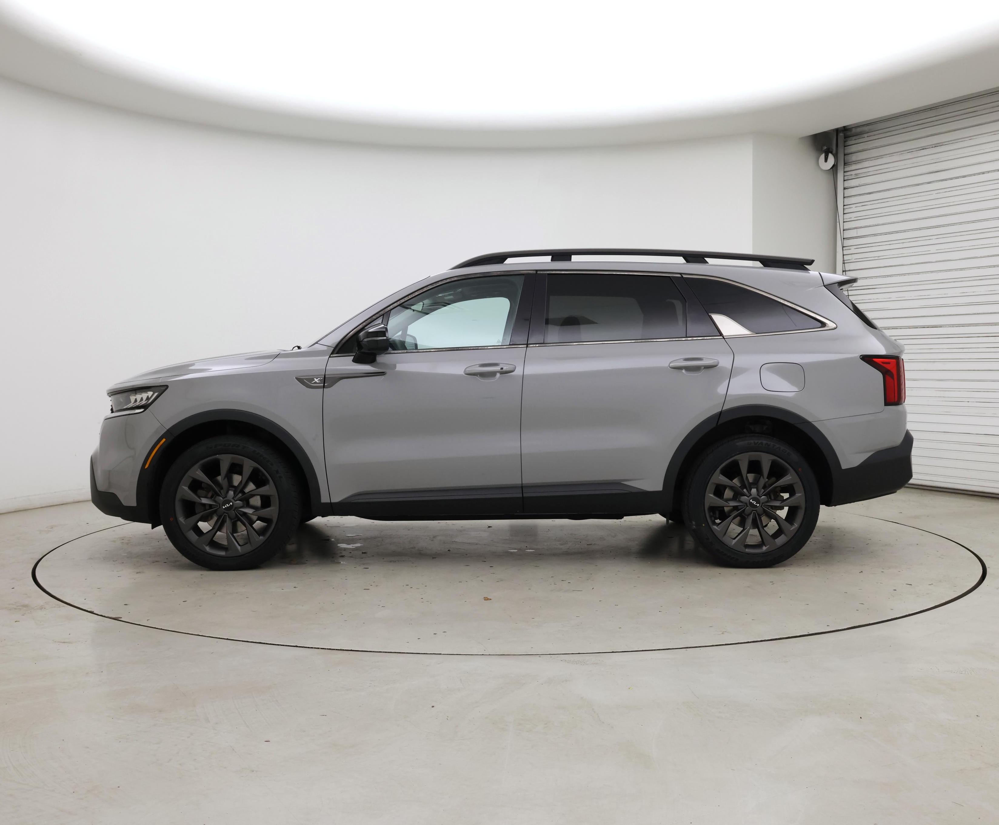 Thumbnail: 2022 Kia Sorento - 3
