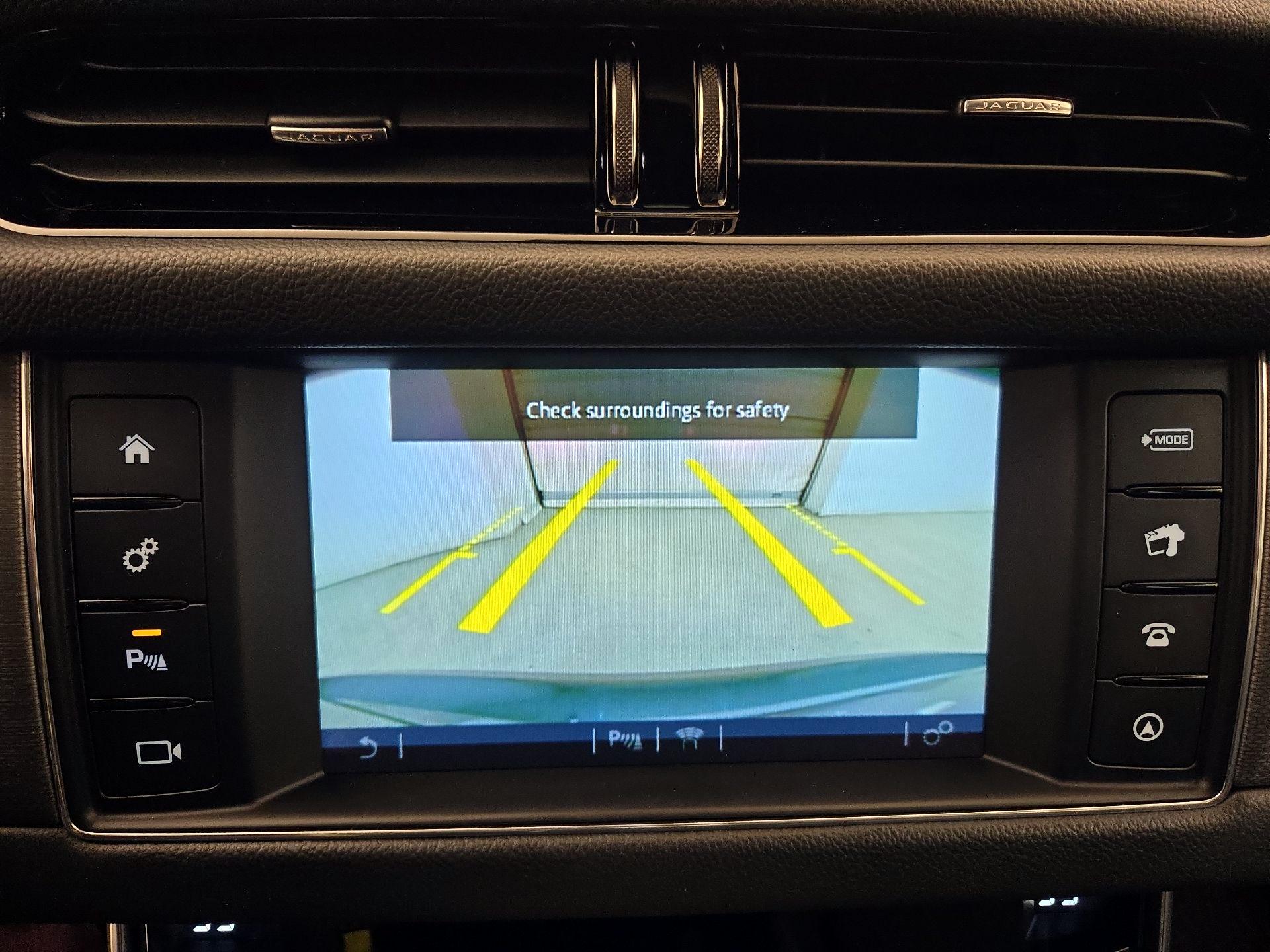 Thumbnail: 2016 Jaguar XF - 13