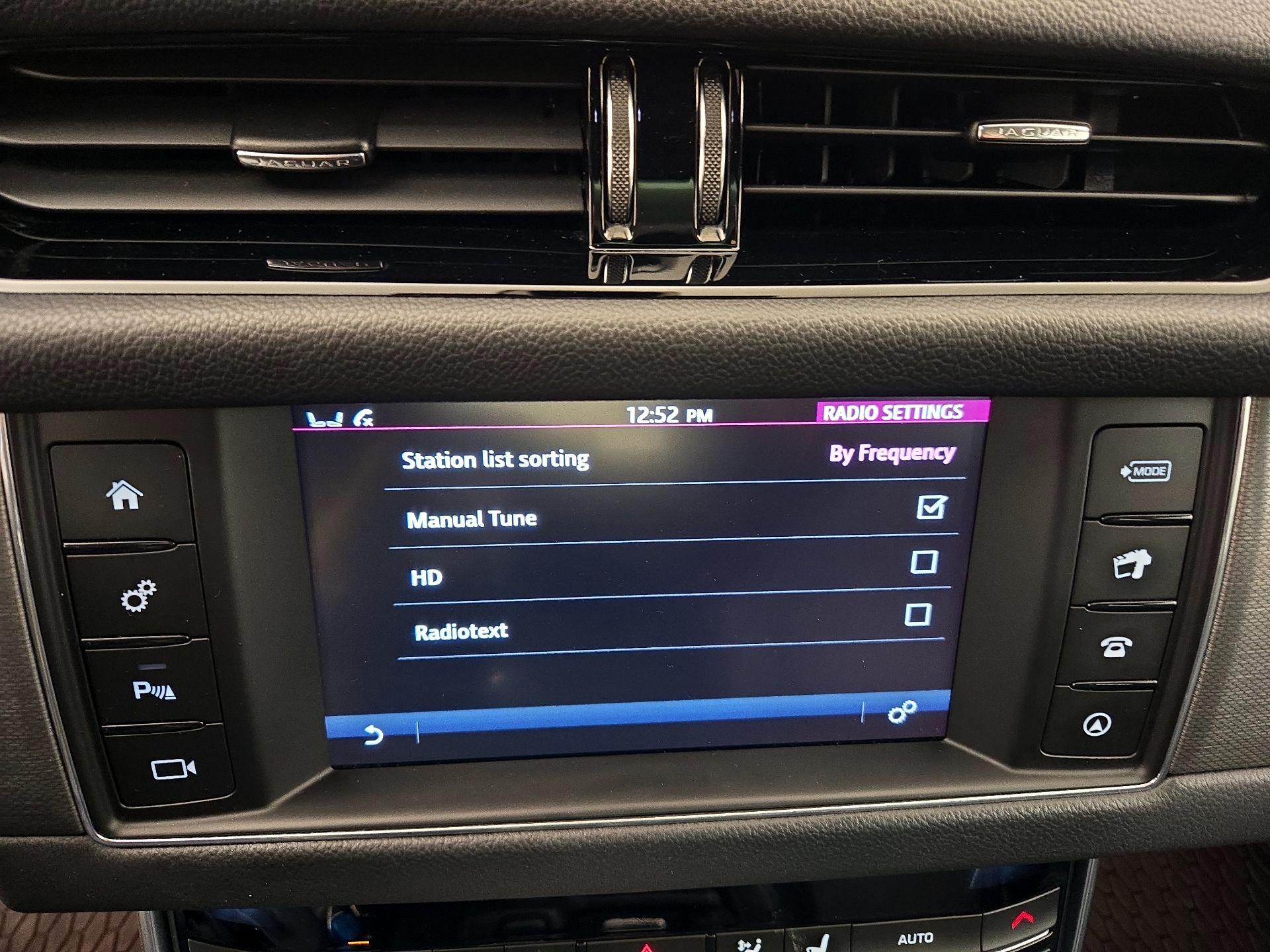 Thumbnail: 2016 Jaguar XF - 14