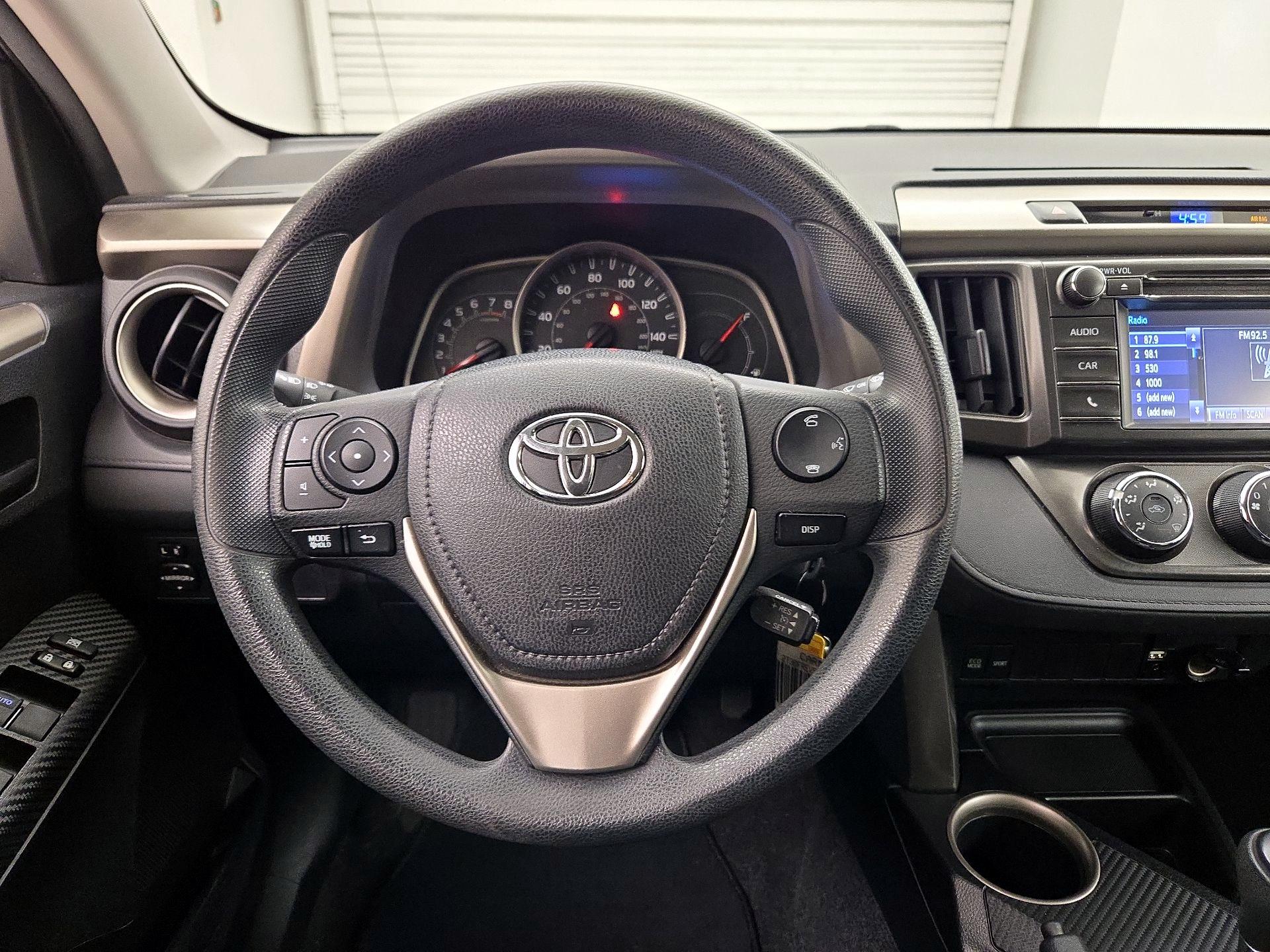 Thumbnail: 2015 Toyota RAV4 - 10