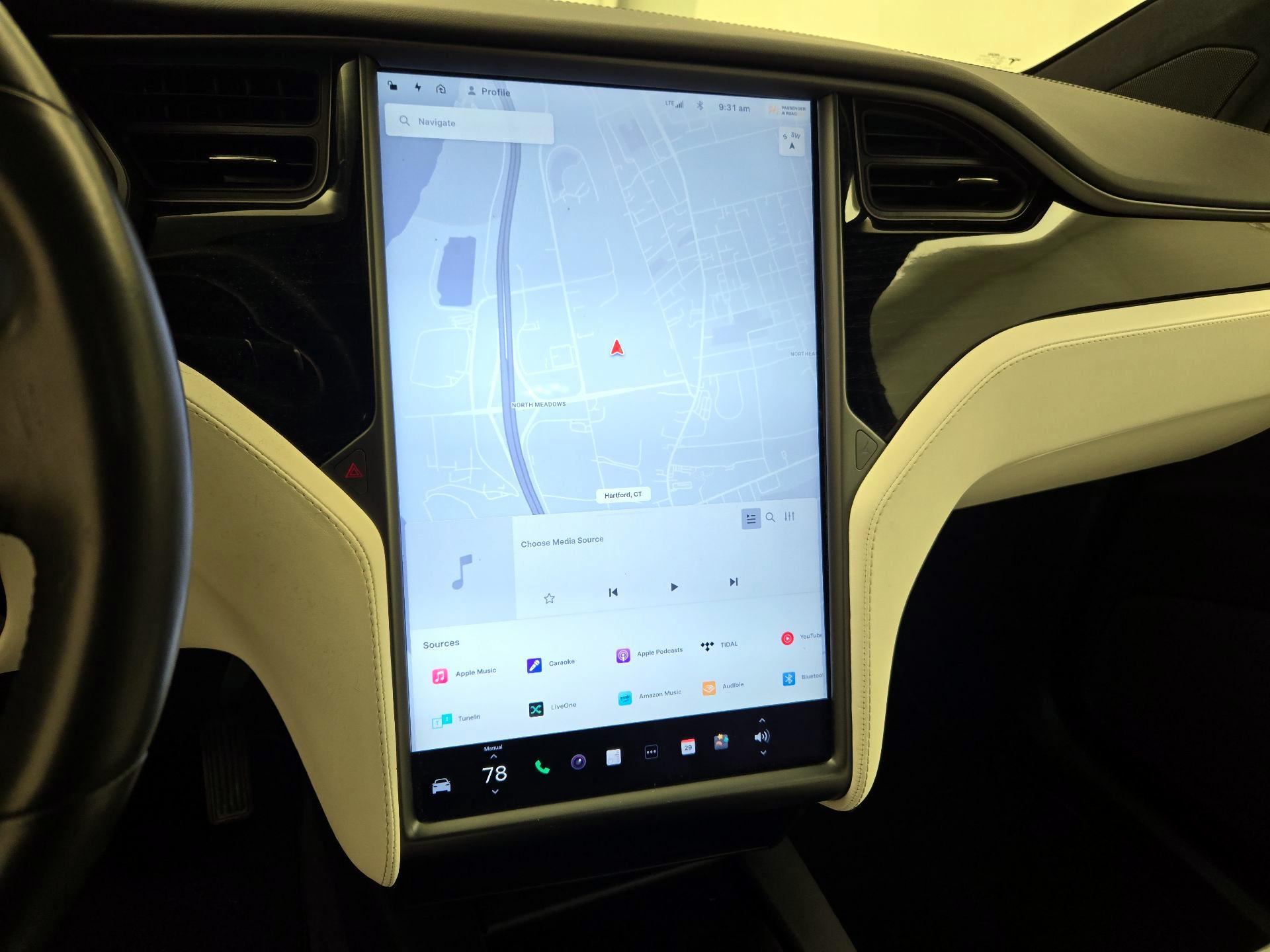 Thumbnail: 2020 Tesla Model X - 13