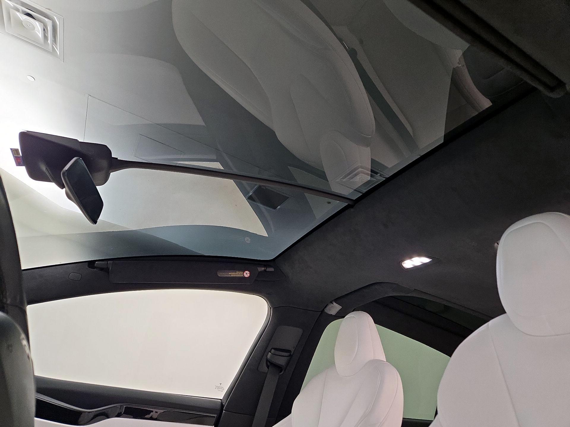 Thumbnail: 2020 Tesla Model X - 19
