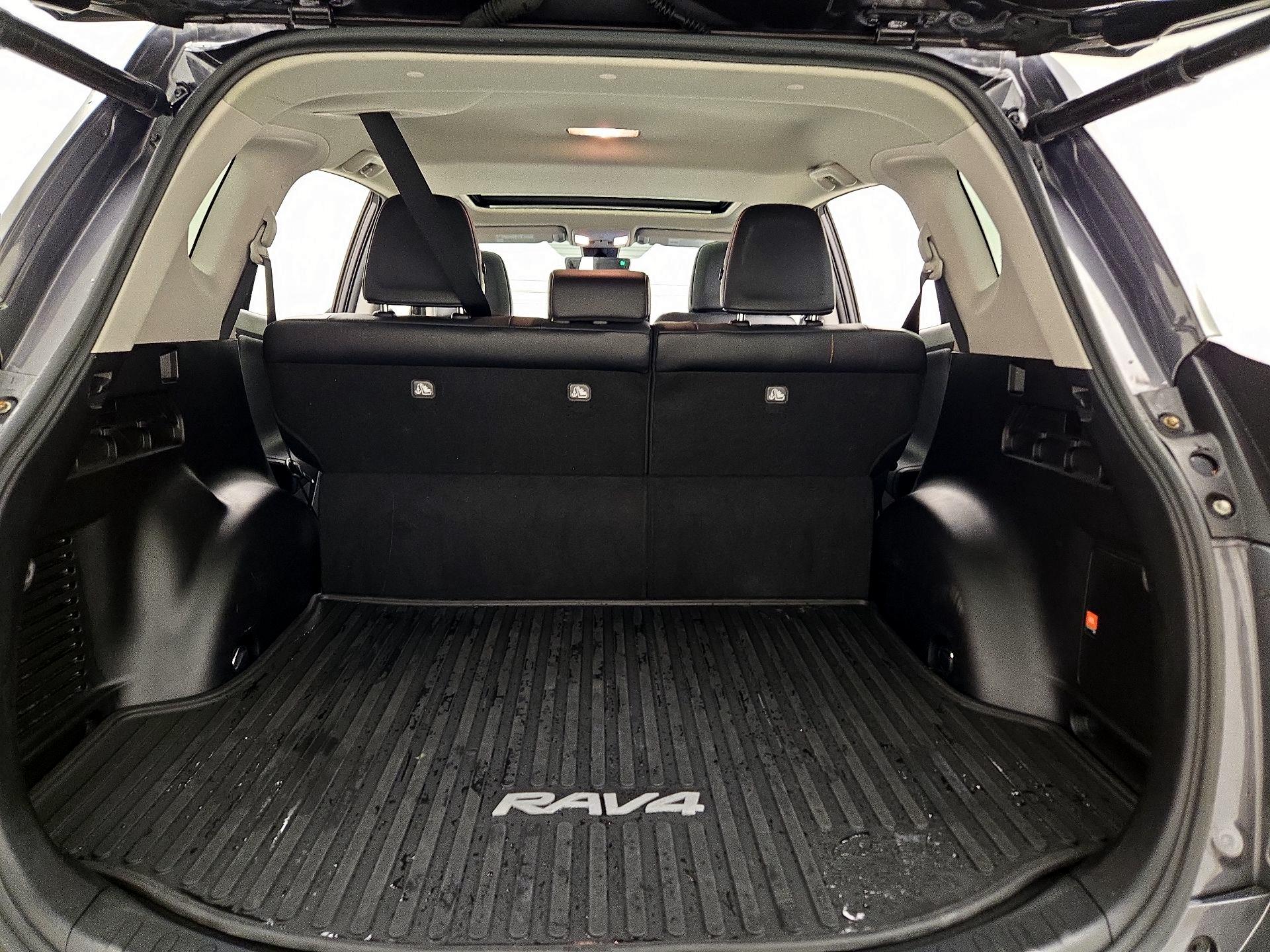 Thumbnail: 2017 Toyota RAV4 - 19