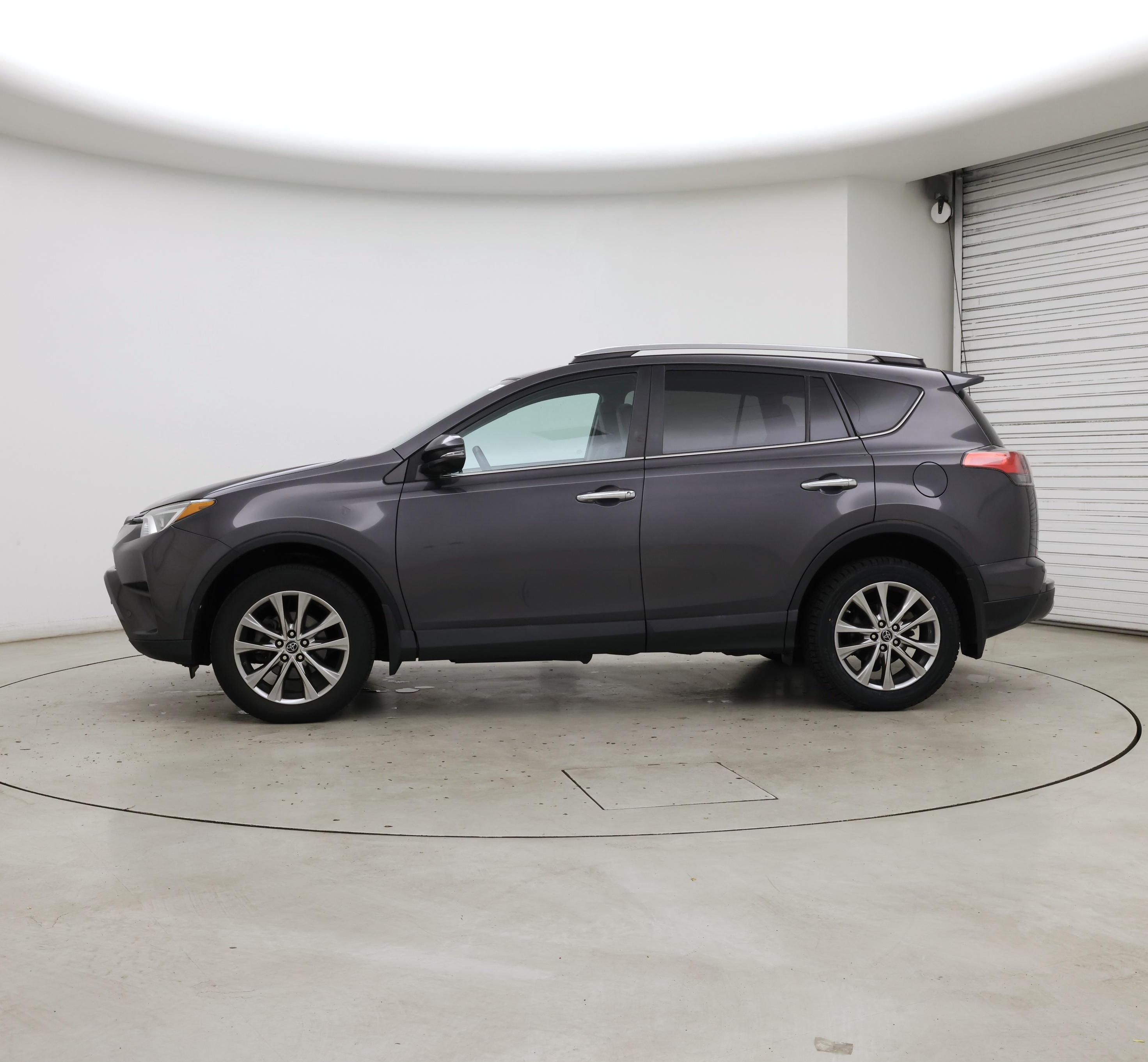 Thumbnail: 2017 Toyota RAV4 - 3