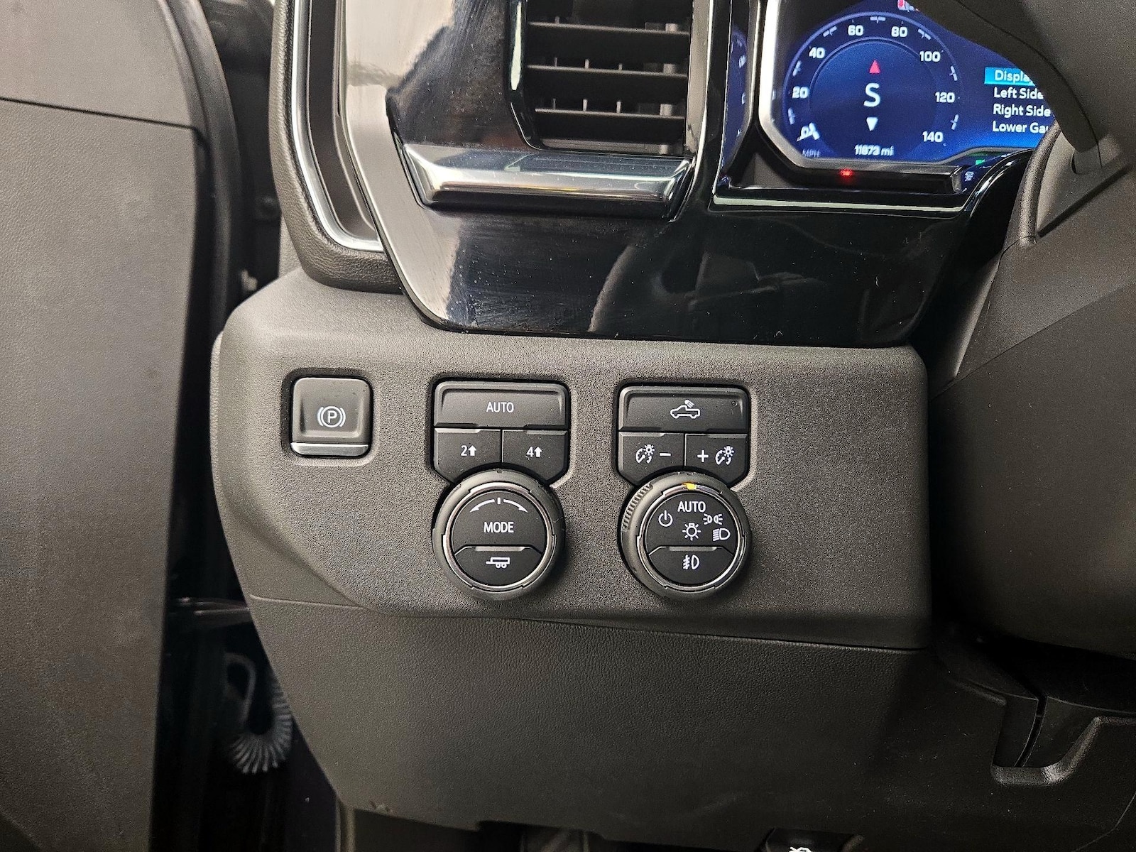 2024 Chevrolet Silverado 1500 RST - Photo 14