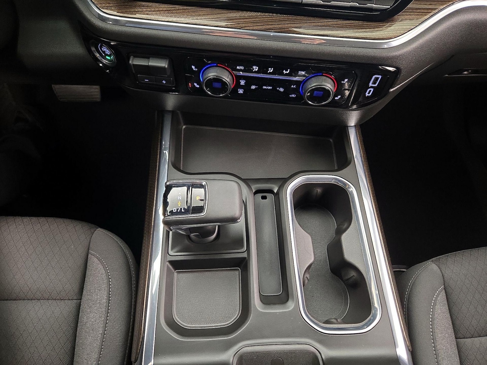 2024 Chevrolet Silverado 1500 RST - Photo 18