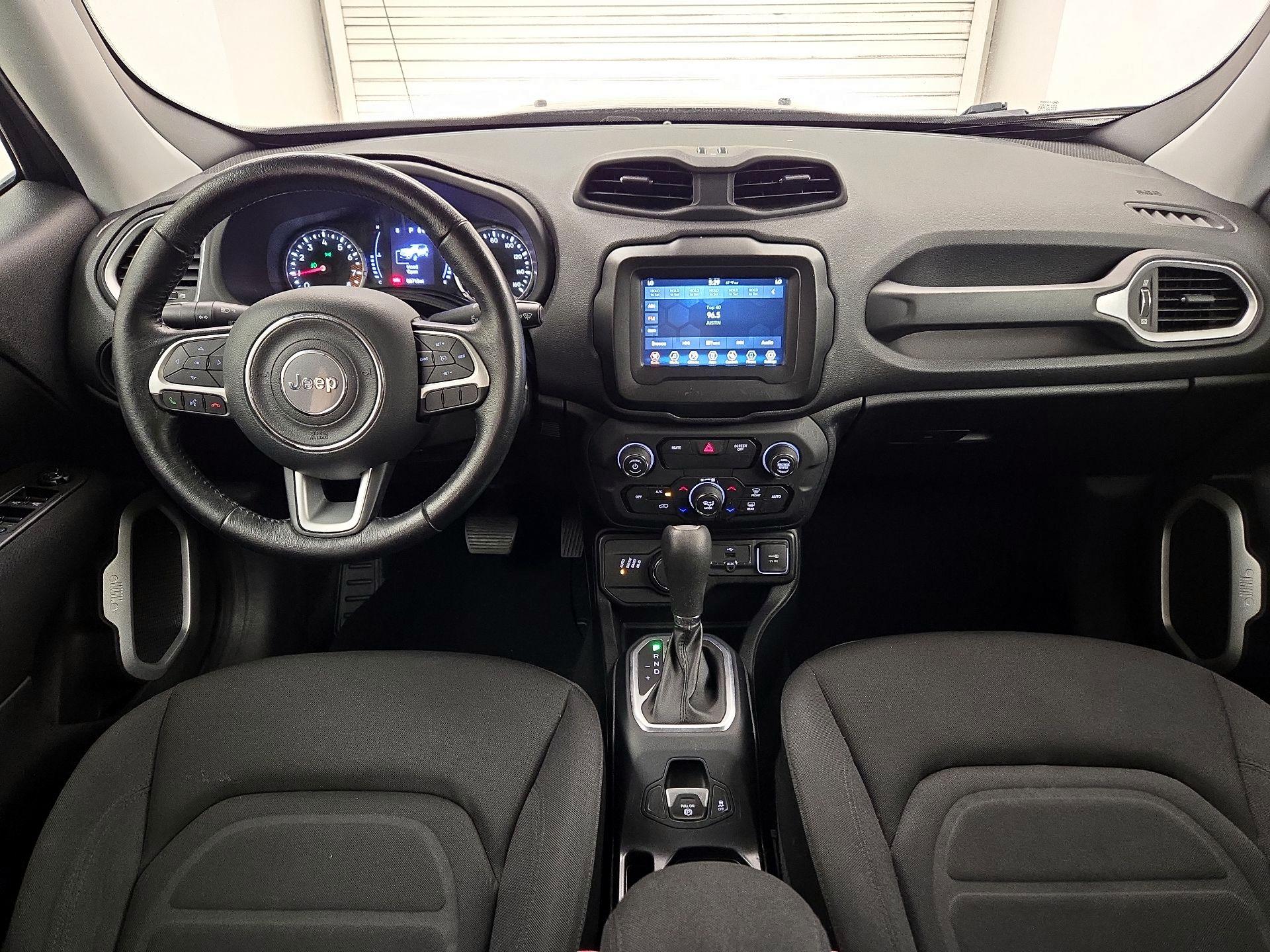 Thumbnail: 2019 Jeep Renegade - 9