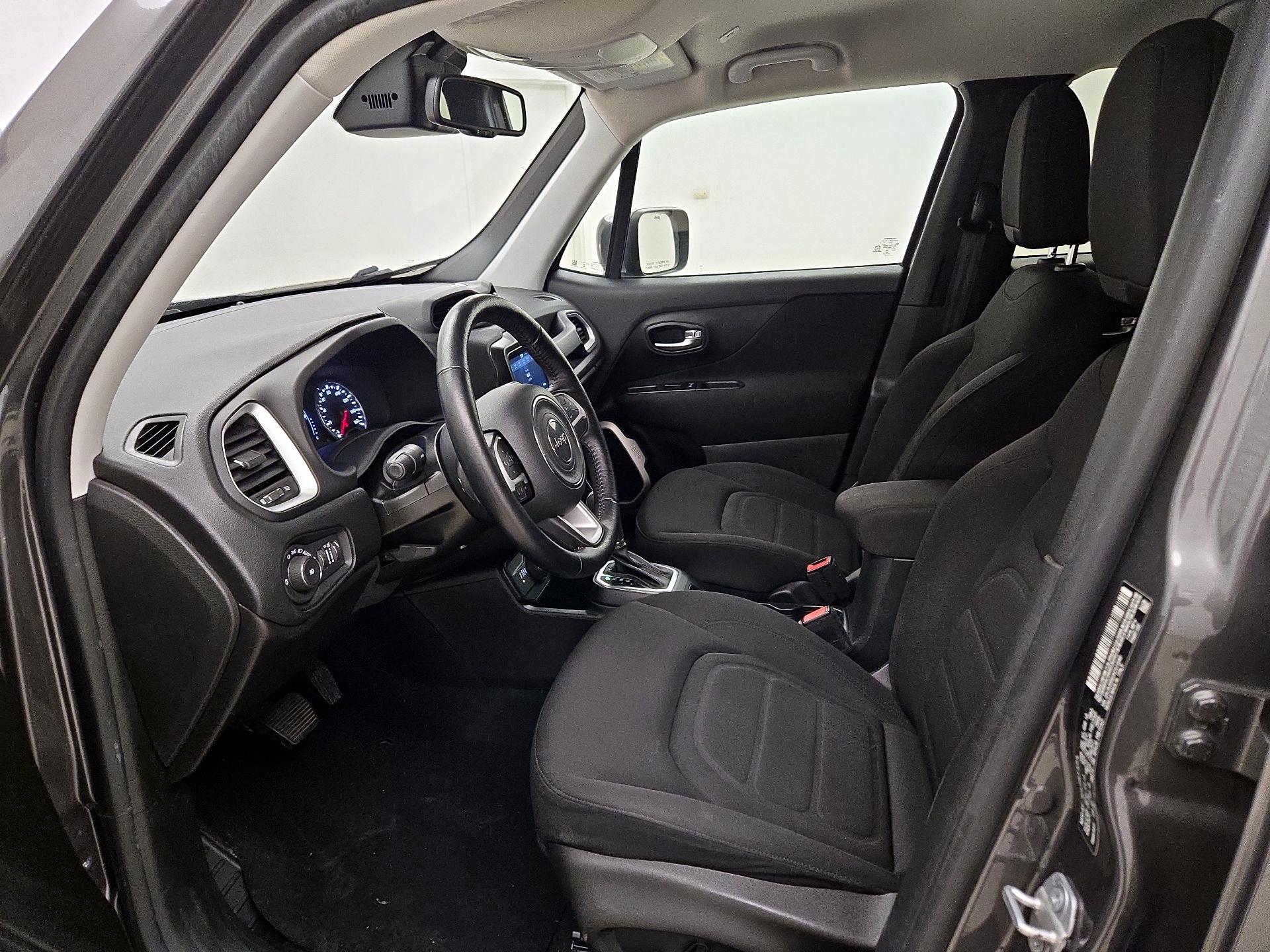 Thumbnail: 2019 Jeep Renegade - 11
