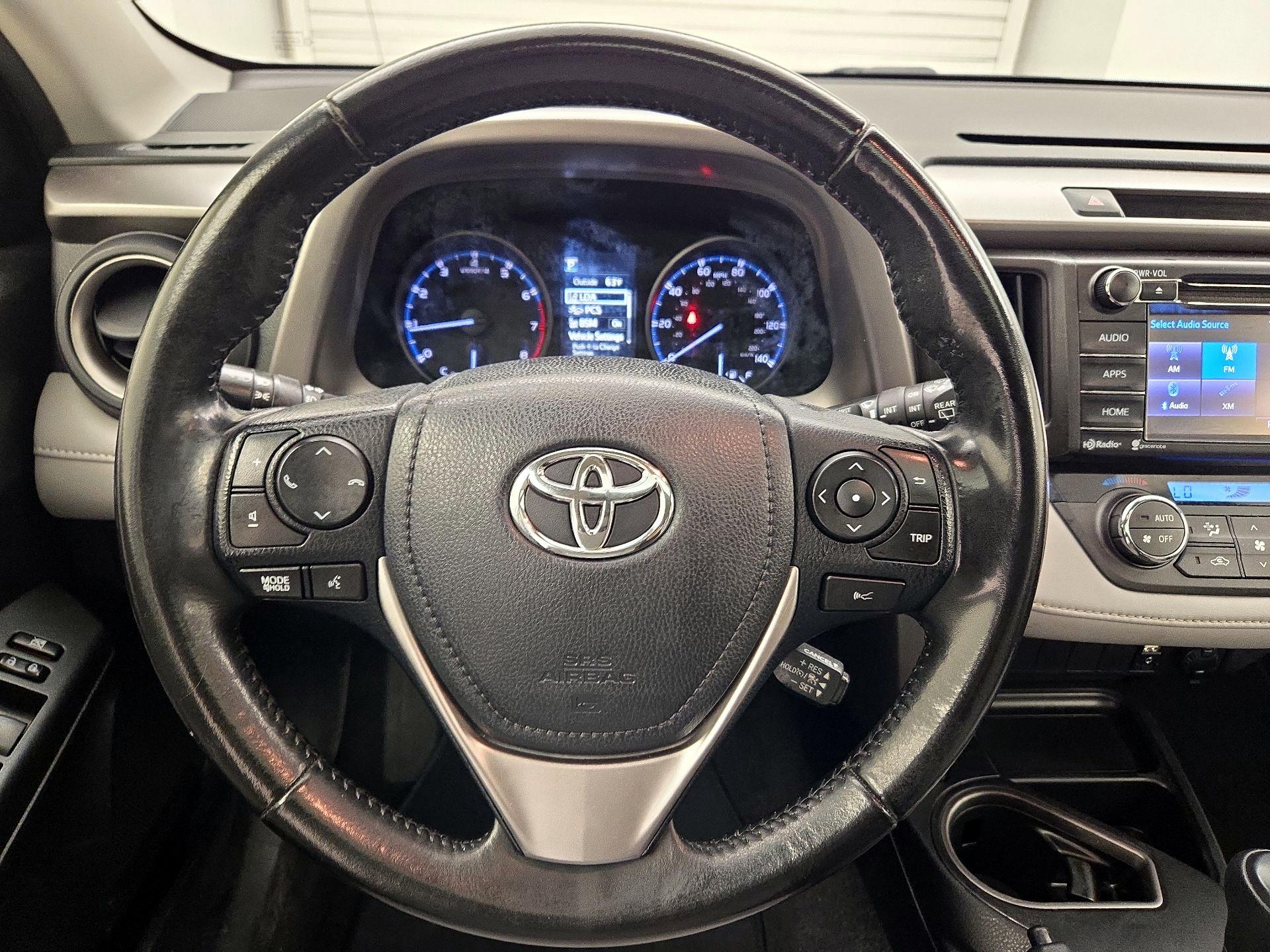 Thumbnail: 2018 Toyota RAV4 - 10