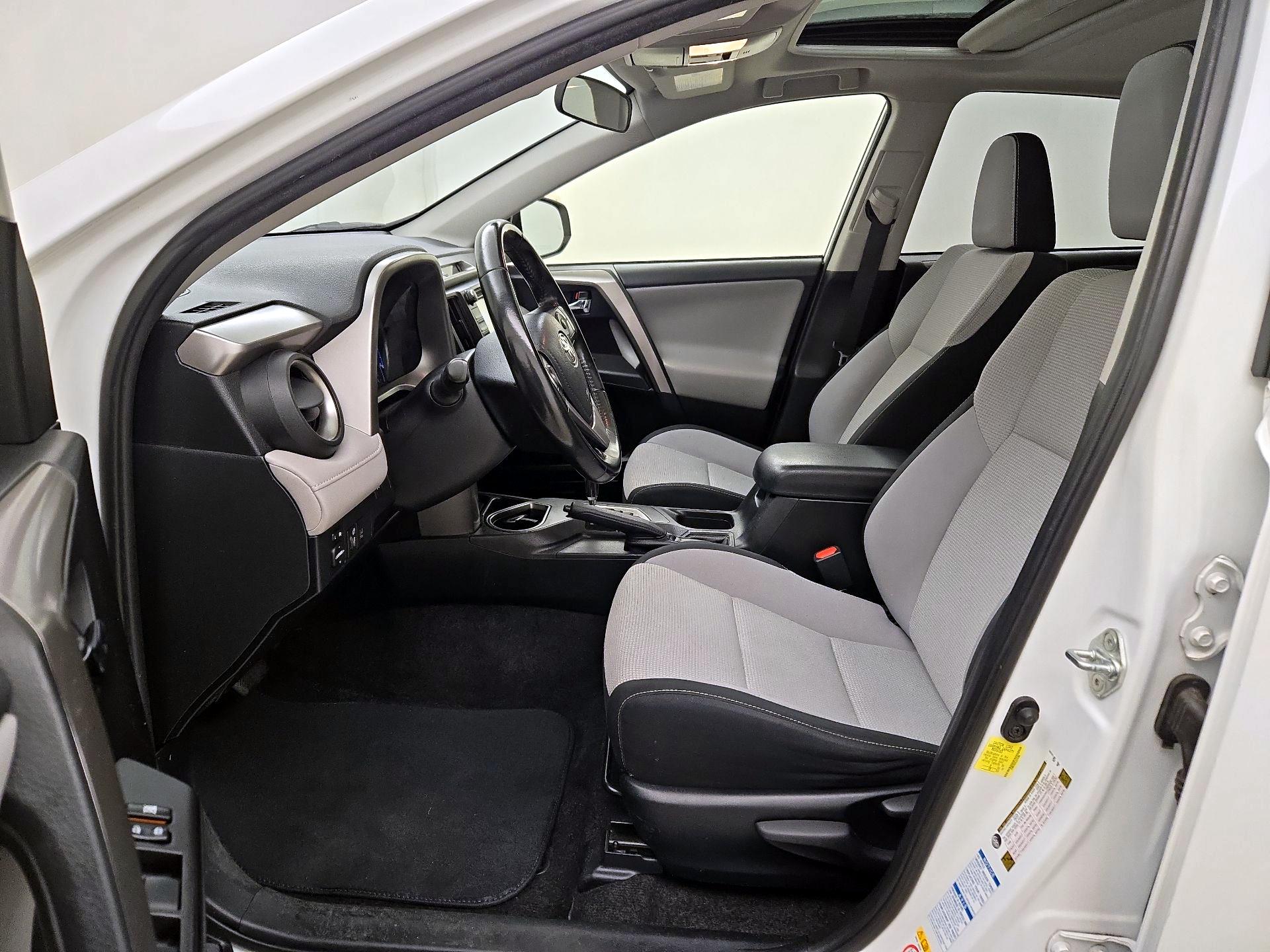 Thumbnail: 2018 Toyota RAV4 - 11