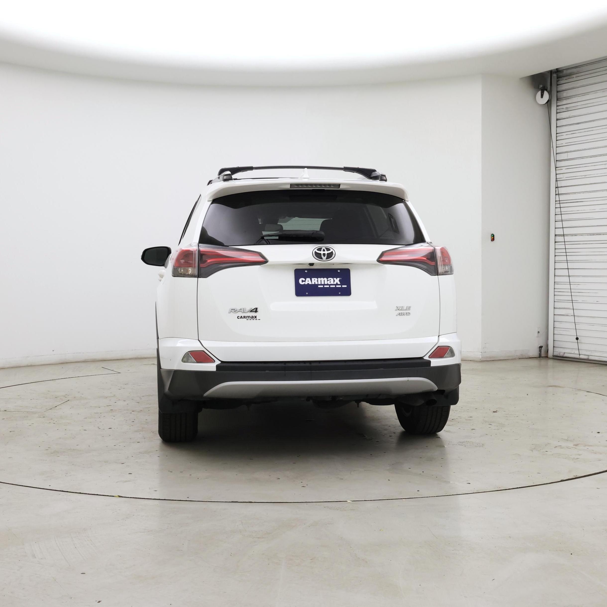 Thumbnail: 2018 Toyota RAV4 - 6