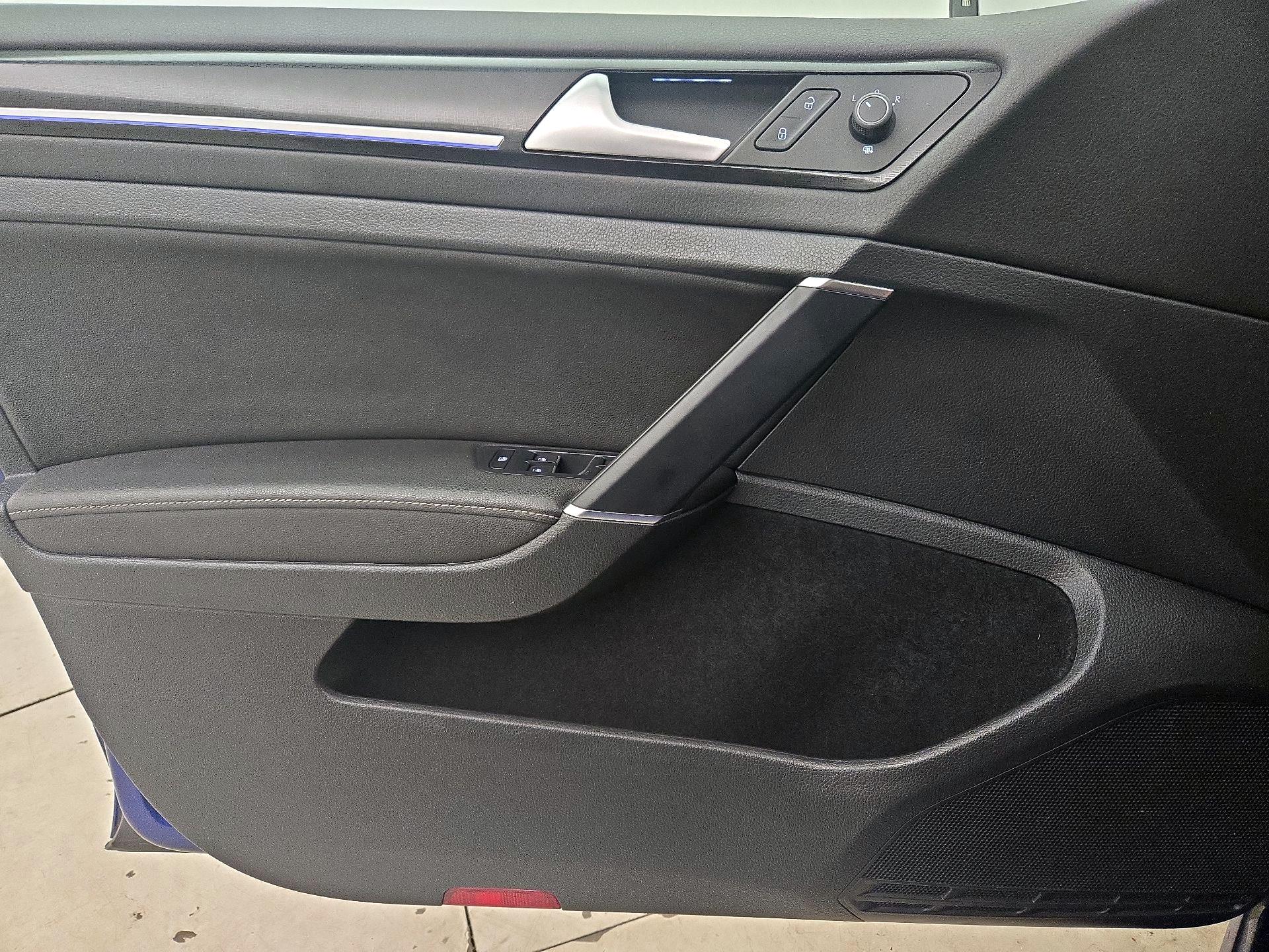 Thumbnail: 2019 Volkswagen Golf - 12
