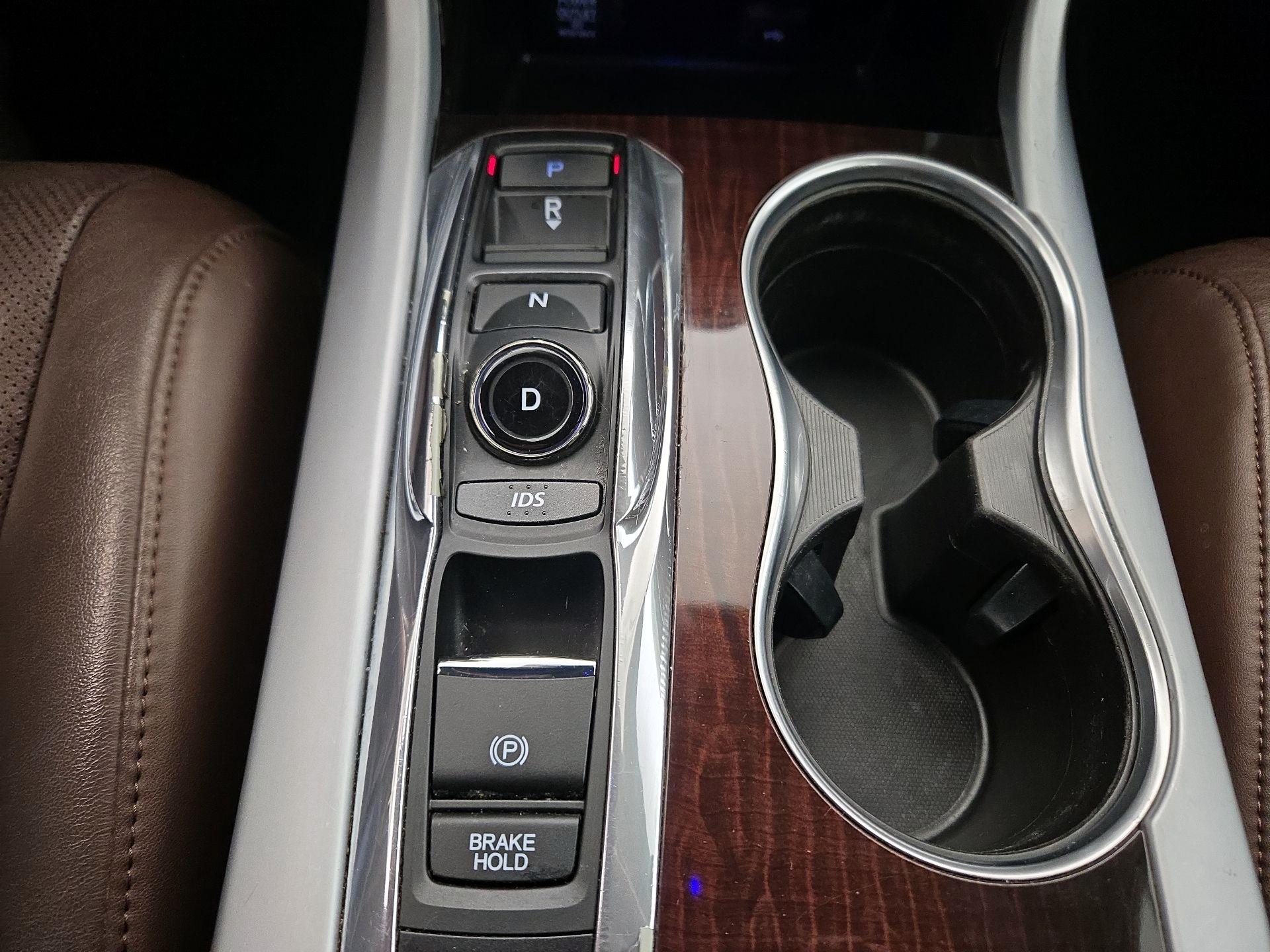 Thumbnail: 2016 Acura TLX - 18