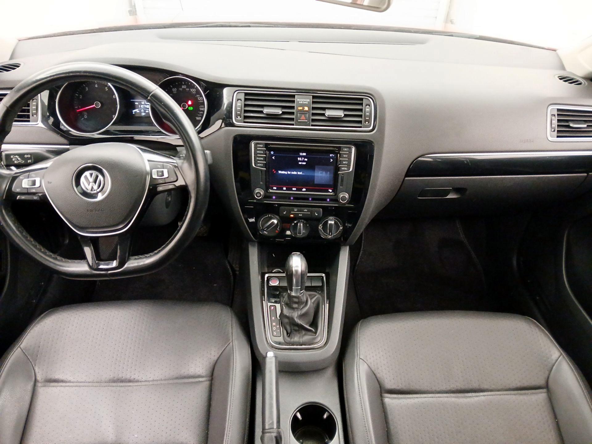 Thumbnail: 2016 Volkswagen Jetta - 9
