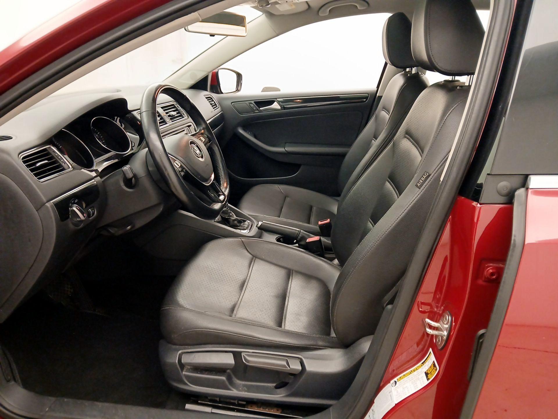Thumbnail: 2016 Volkswagen Jetta - 11