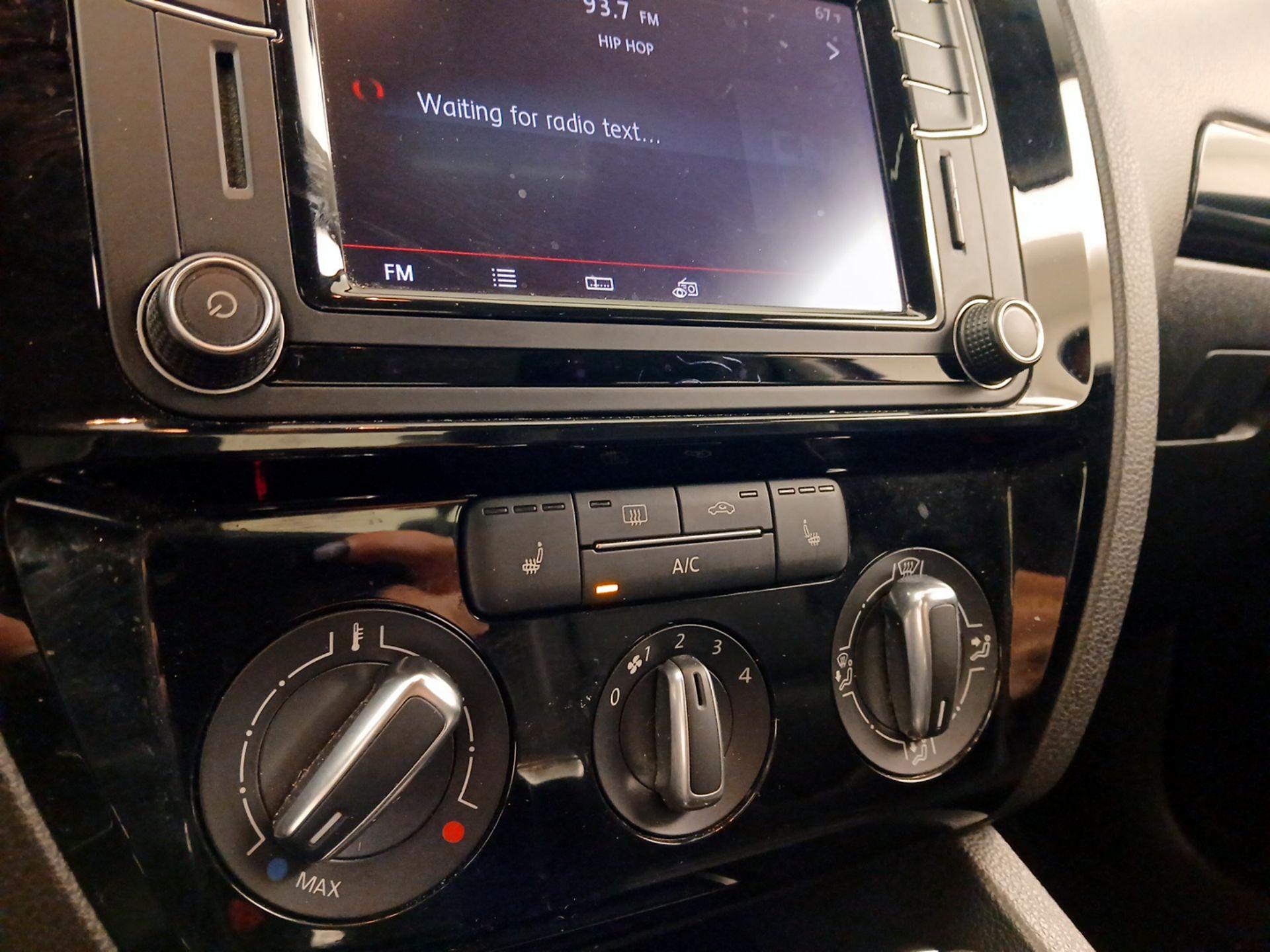 Thumbnail: 2016 Volkswagen Jetta - 15