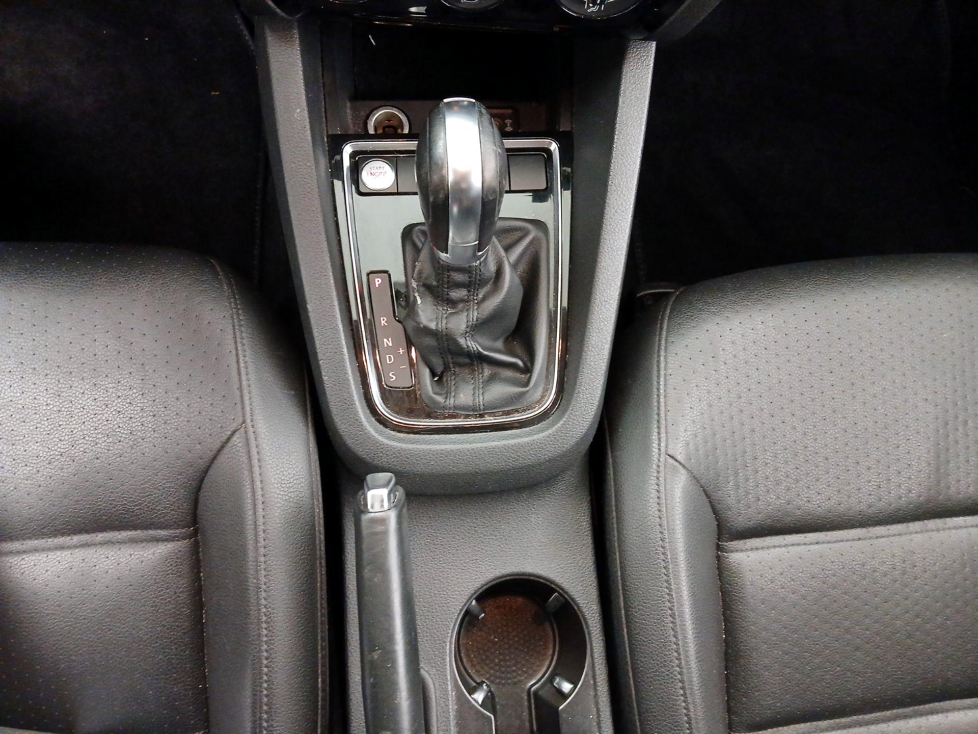 Thumbnail: 2016 Volkswagen Jetta - 16