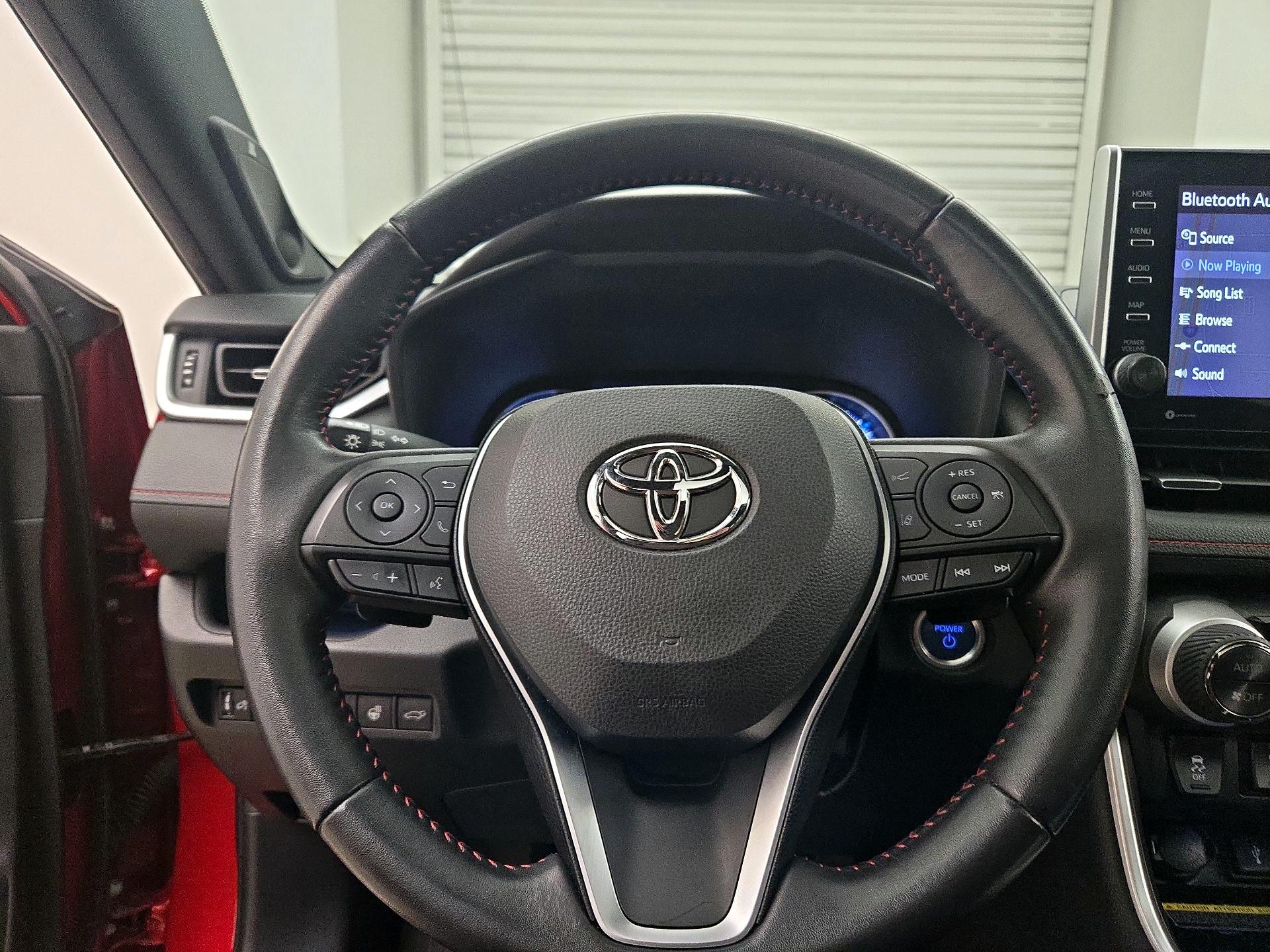 Thumbnail: 2021 Toyota RAV4 - 10