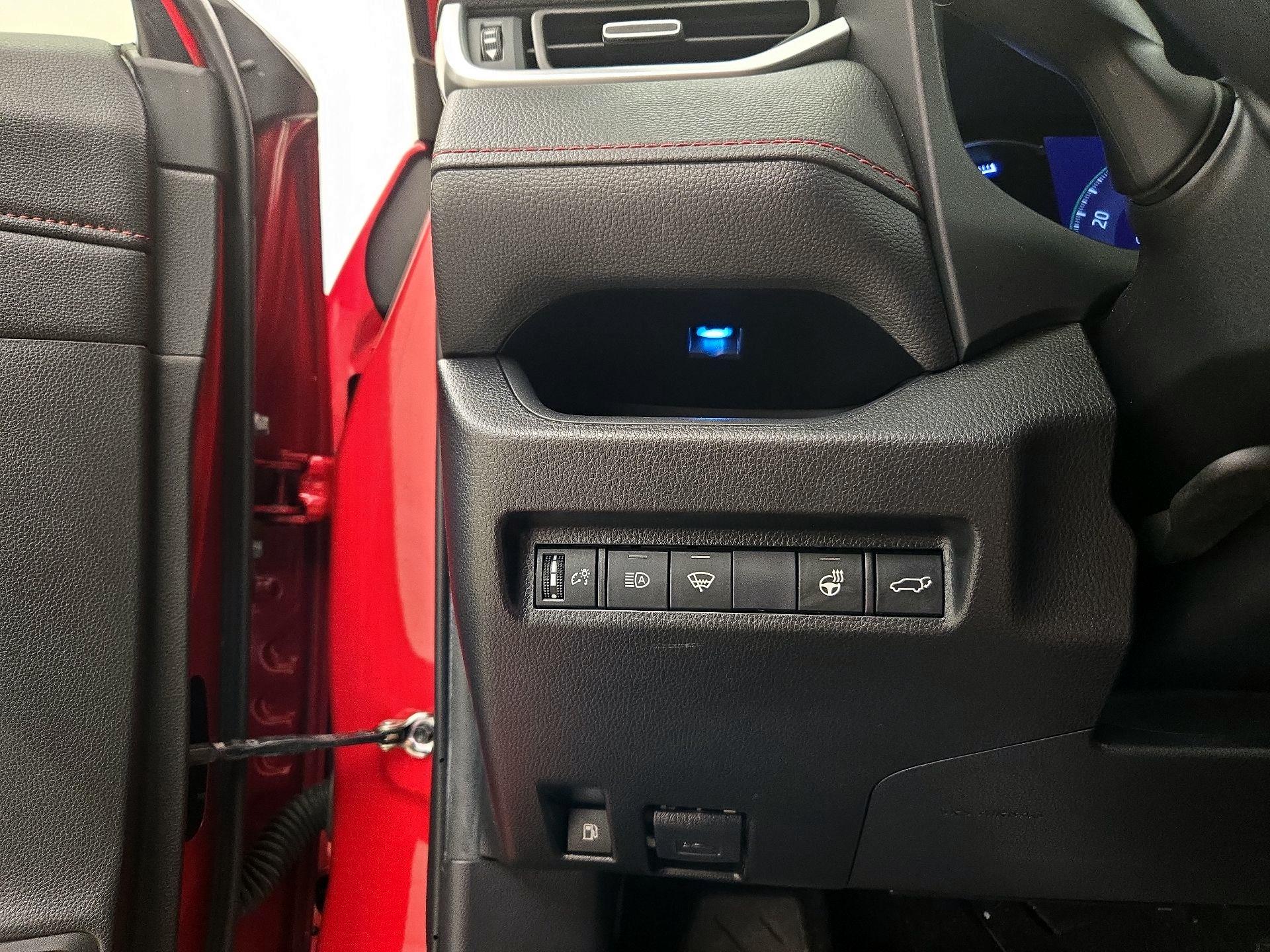Thumbnail: 2021 Toyota RAV4 - 13