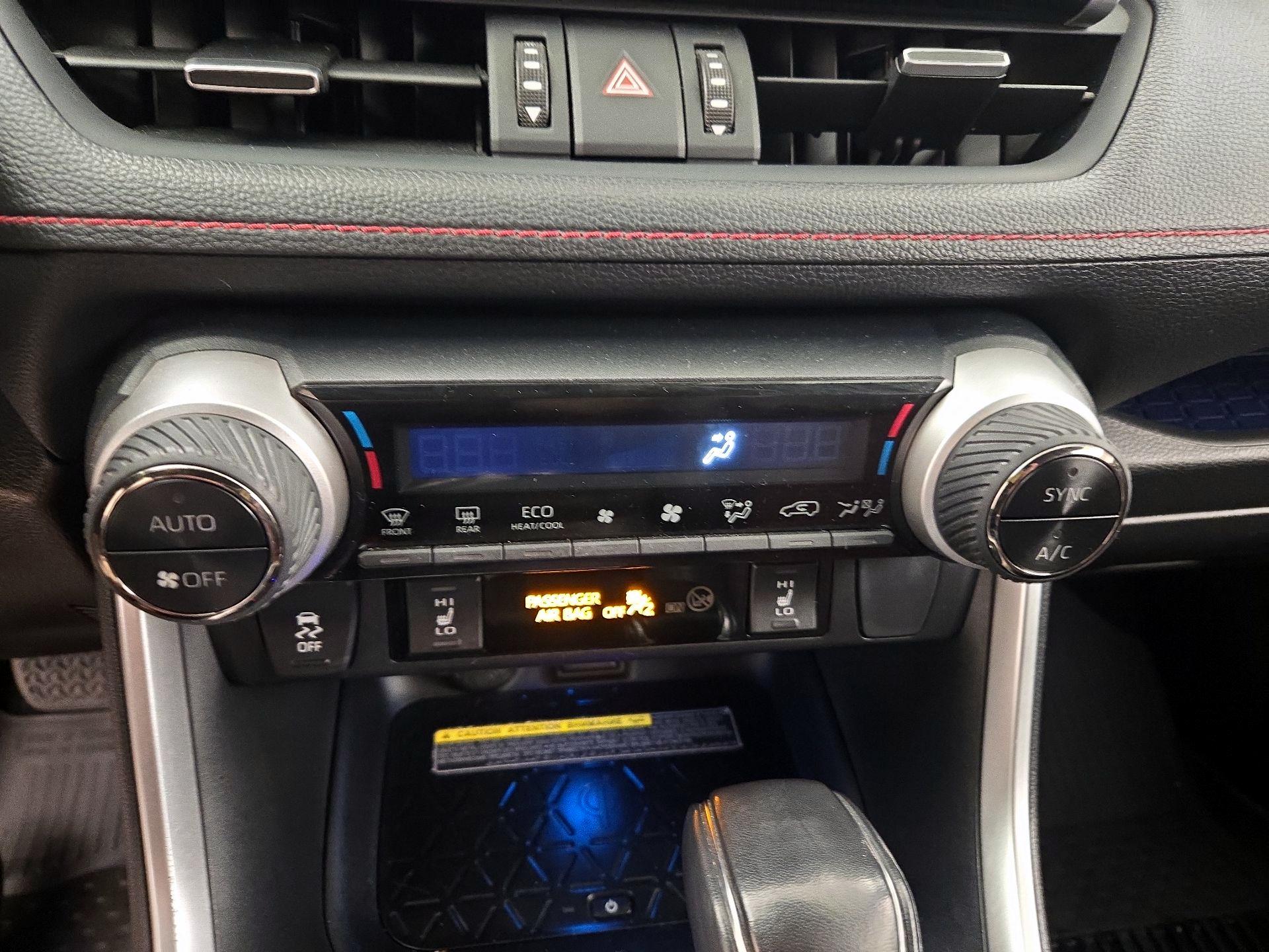 Thumbnail: 2021 Toyota RAV4 - 16