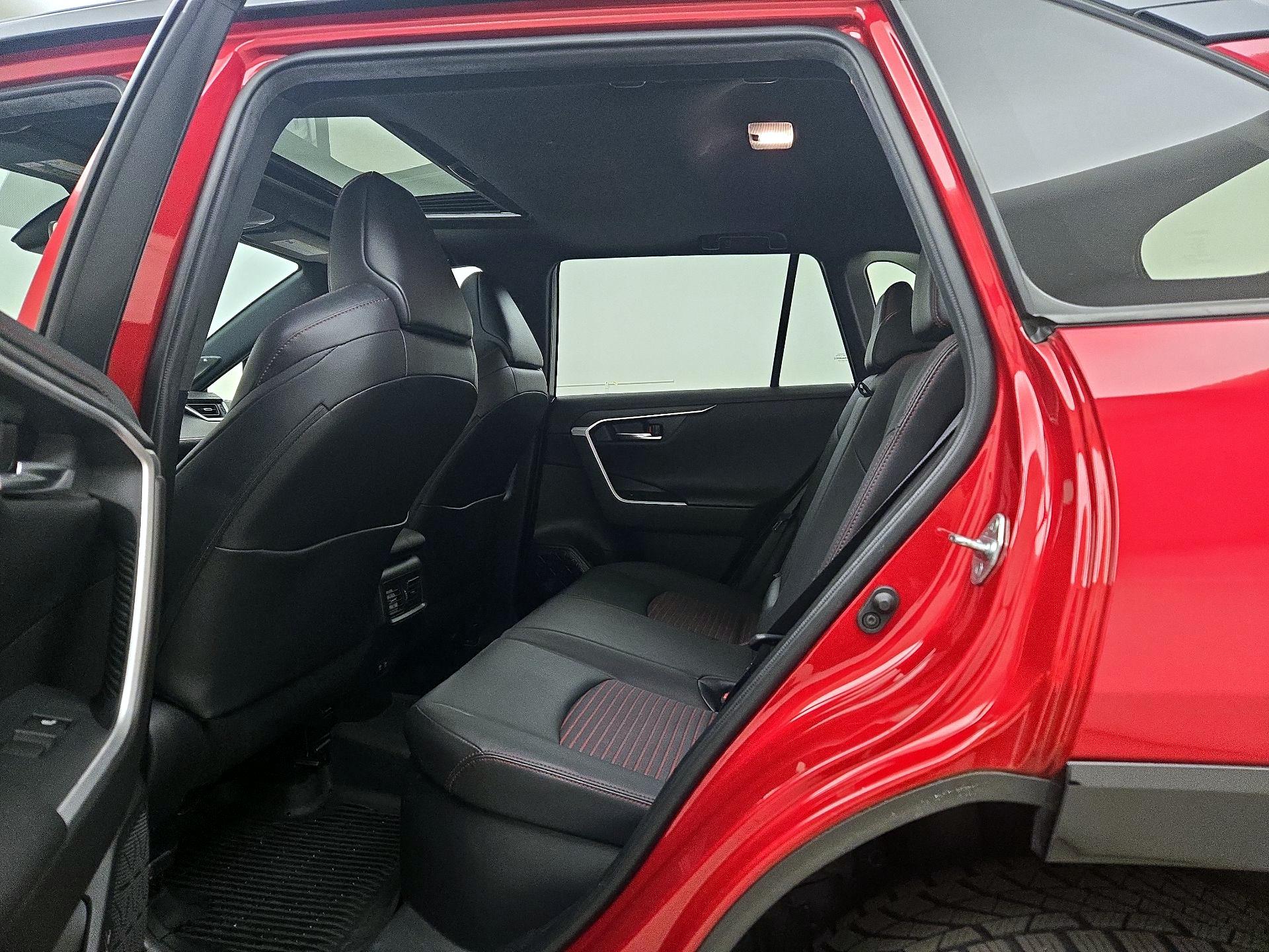Thumbnail: 2021 Toyota RAV4 - 20