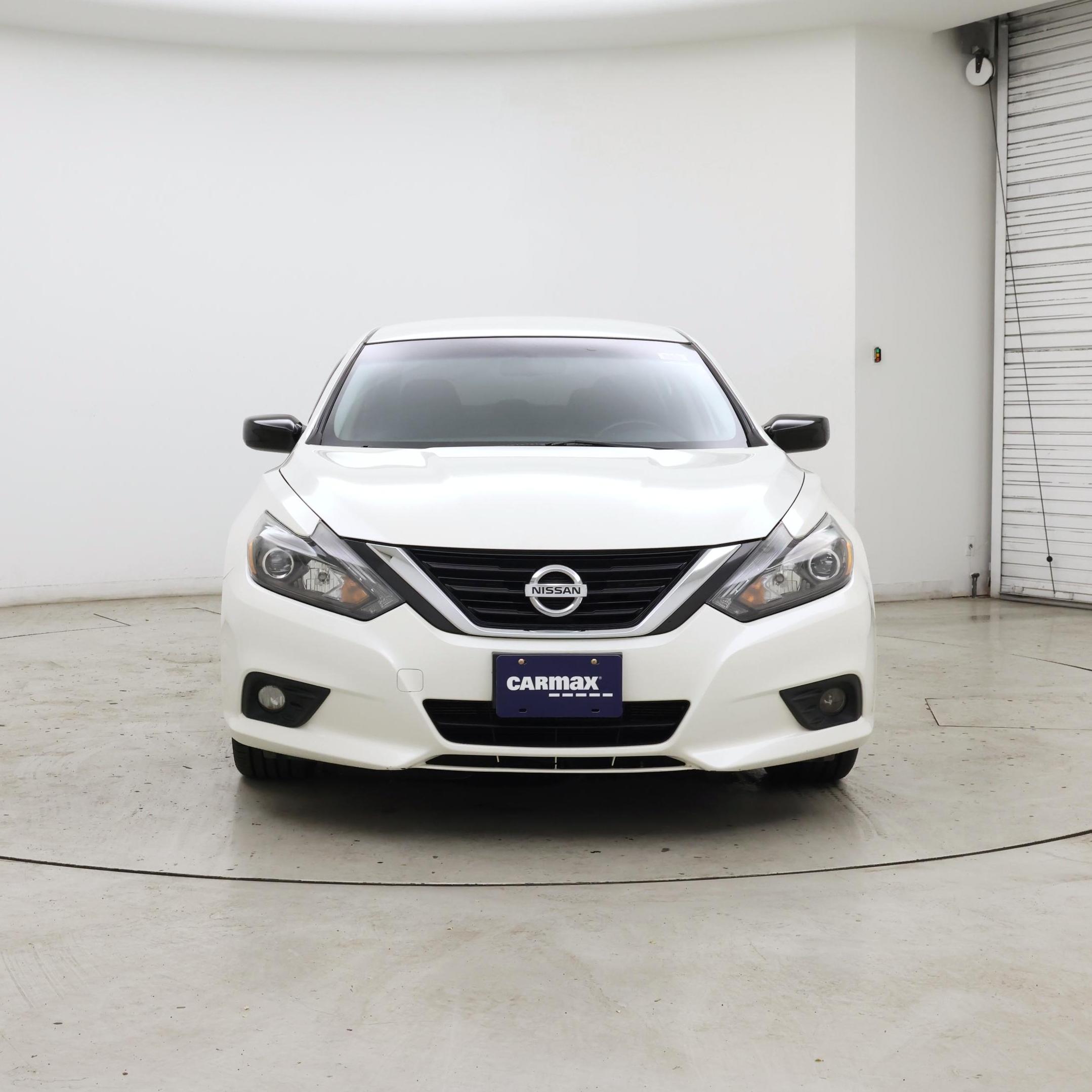 Thumbnail: 2017 Nissan Altima - 5
