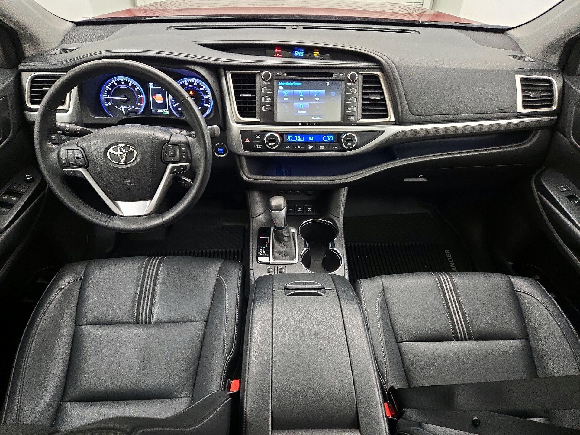 Thumbnail: 2017 Toyota Highlander - 9