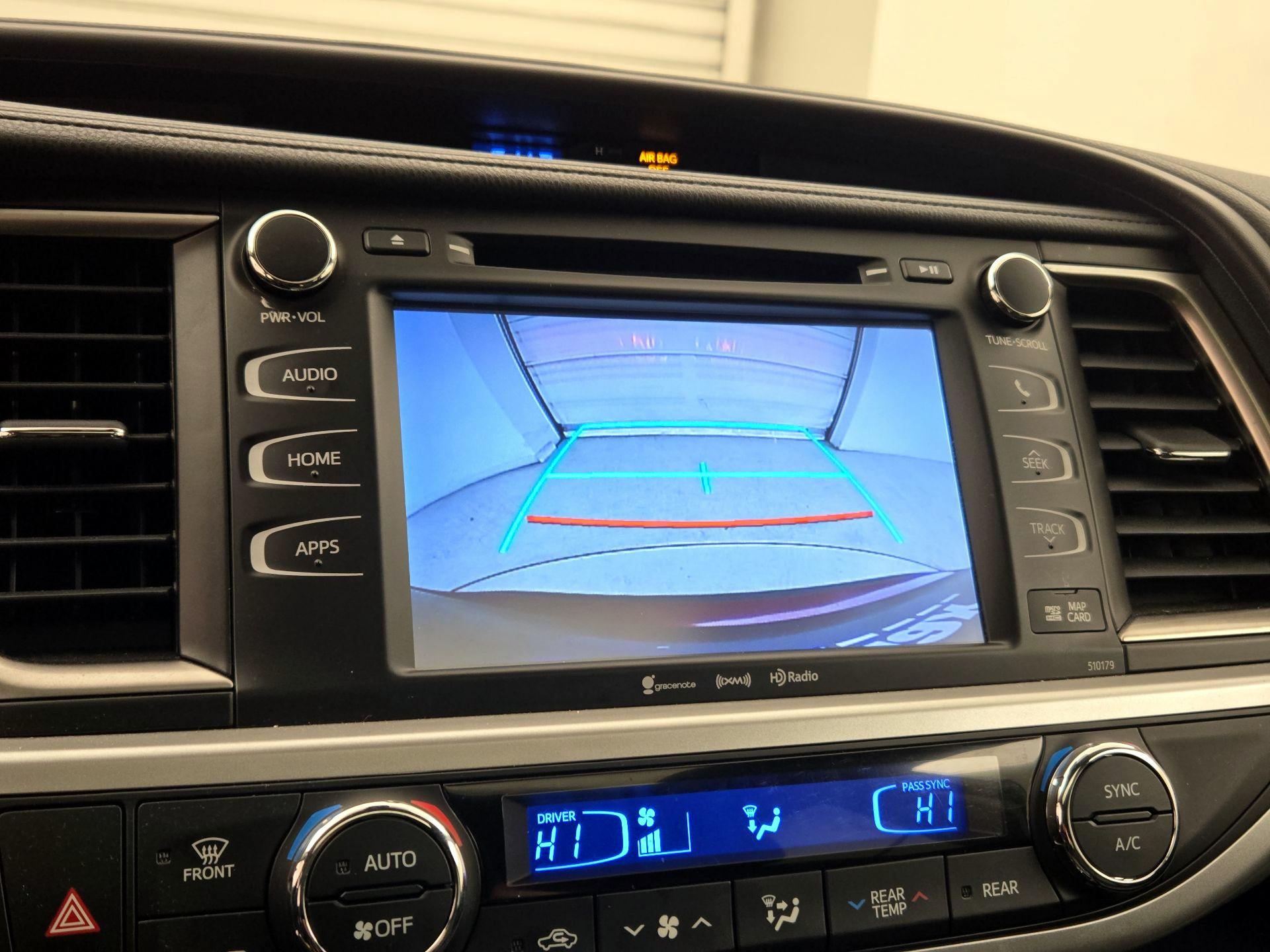 Thumbnail: 2017 Toyota Highlander - 14
