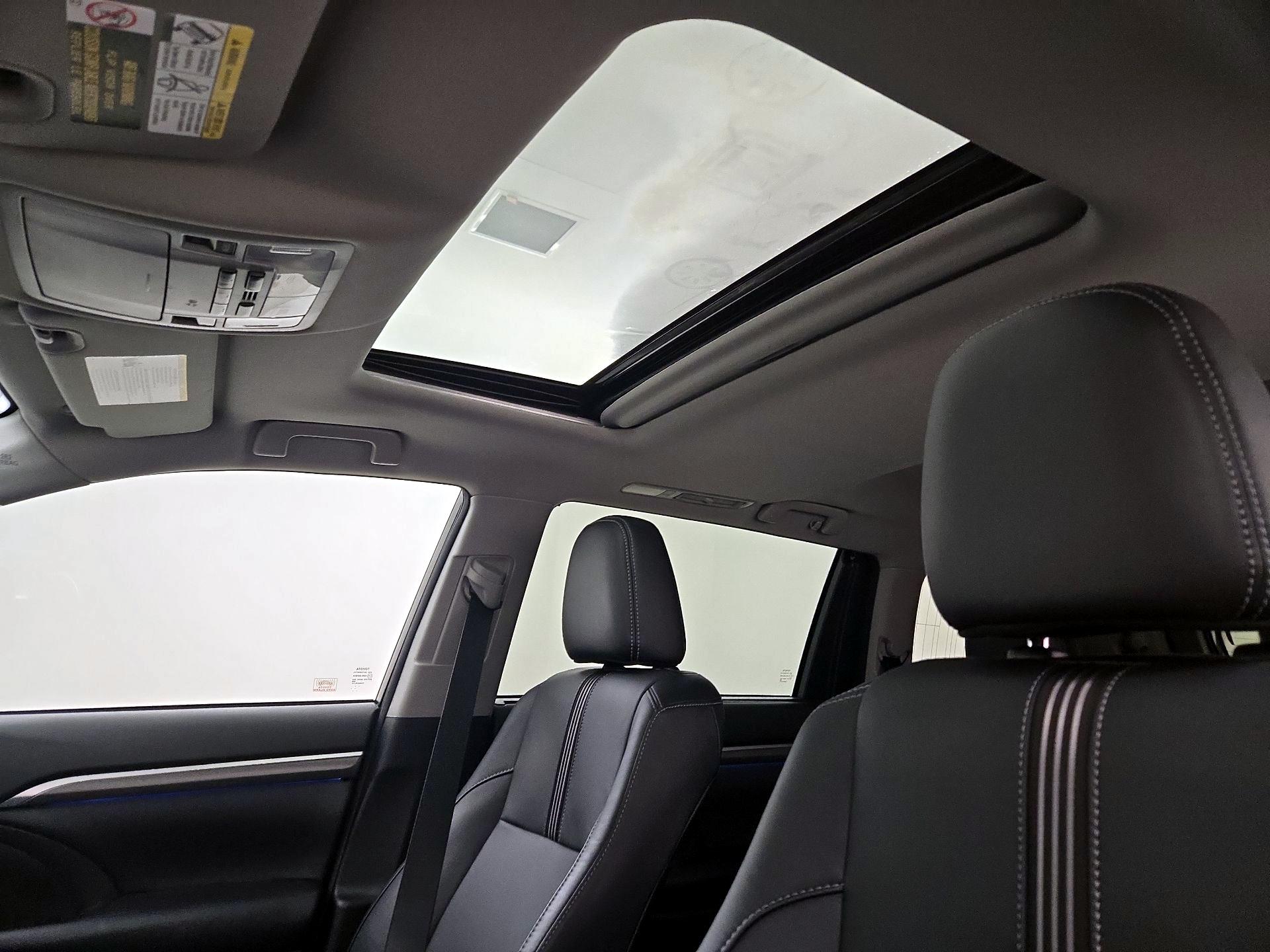 Thumbnail: 2017 Toyota Highlander - 19