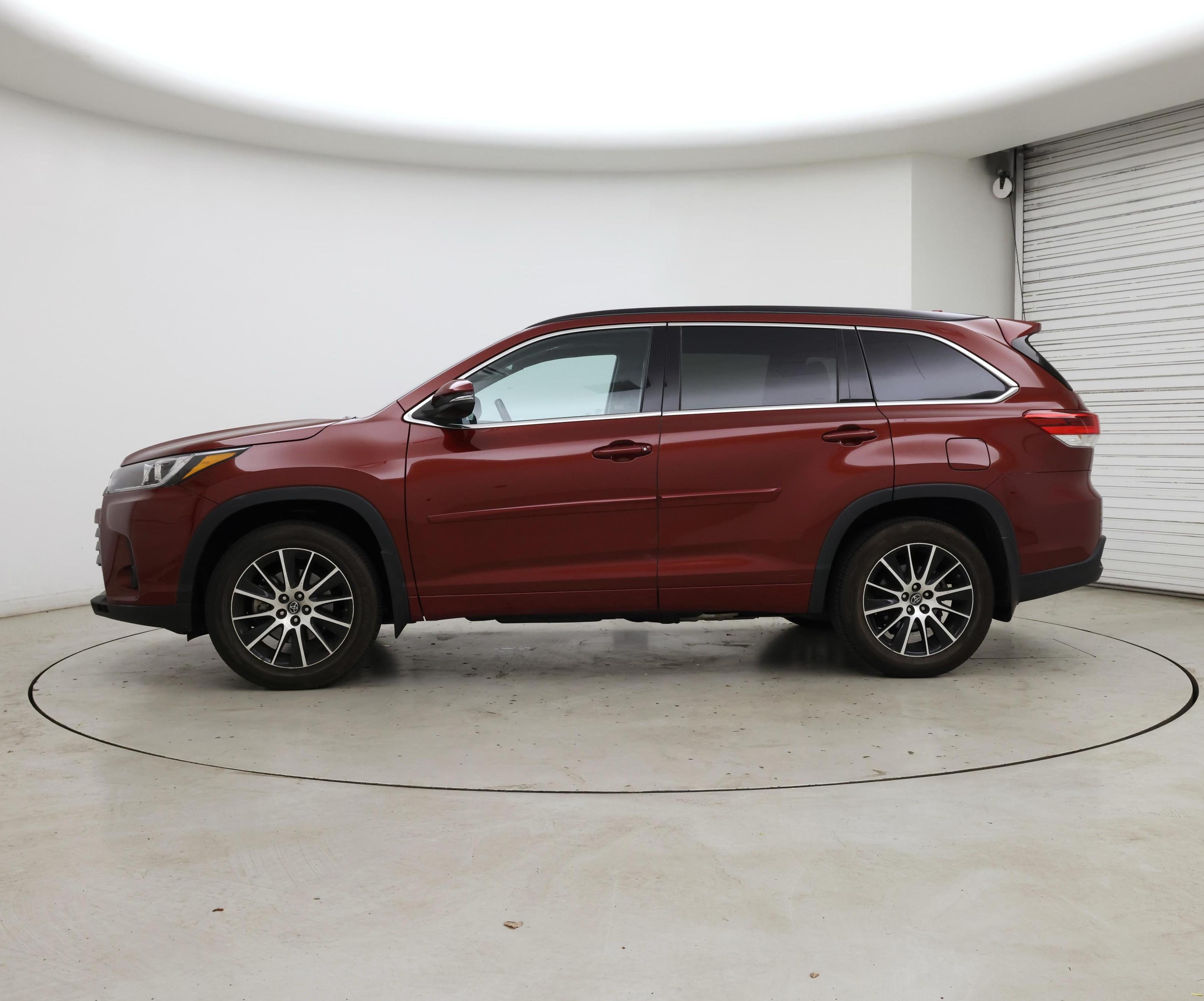 Thumbnail: 2017 Toyota Highlander - 3