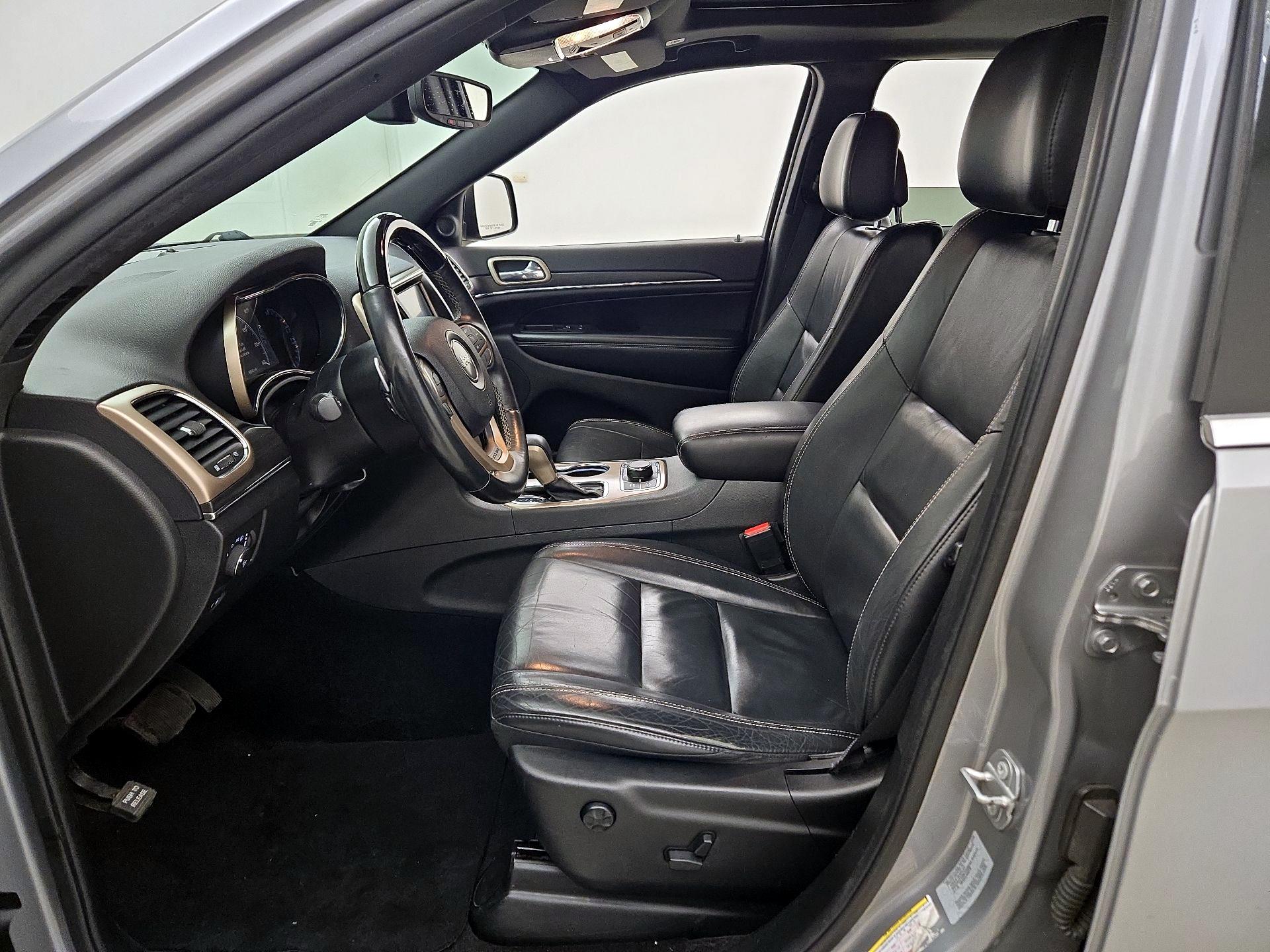 Thumbnail: 2017 Jeep Grand Cherokee - 11