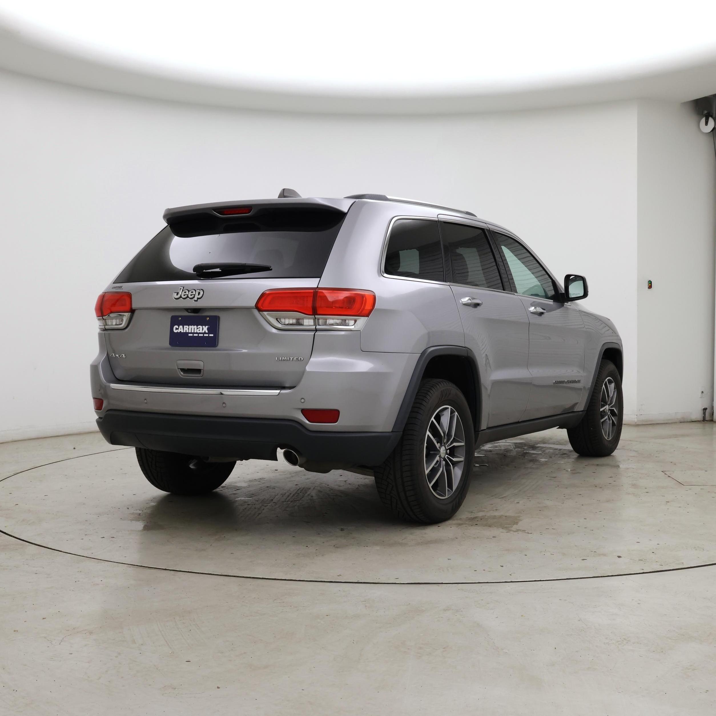 Thumbnail: 2017 Jeep Grand Cherokee - 8
