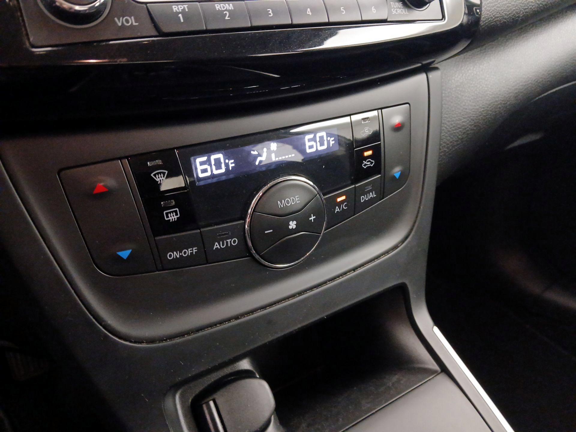 Thumbnail: 2018 Nissan Sentra - 16