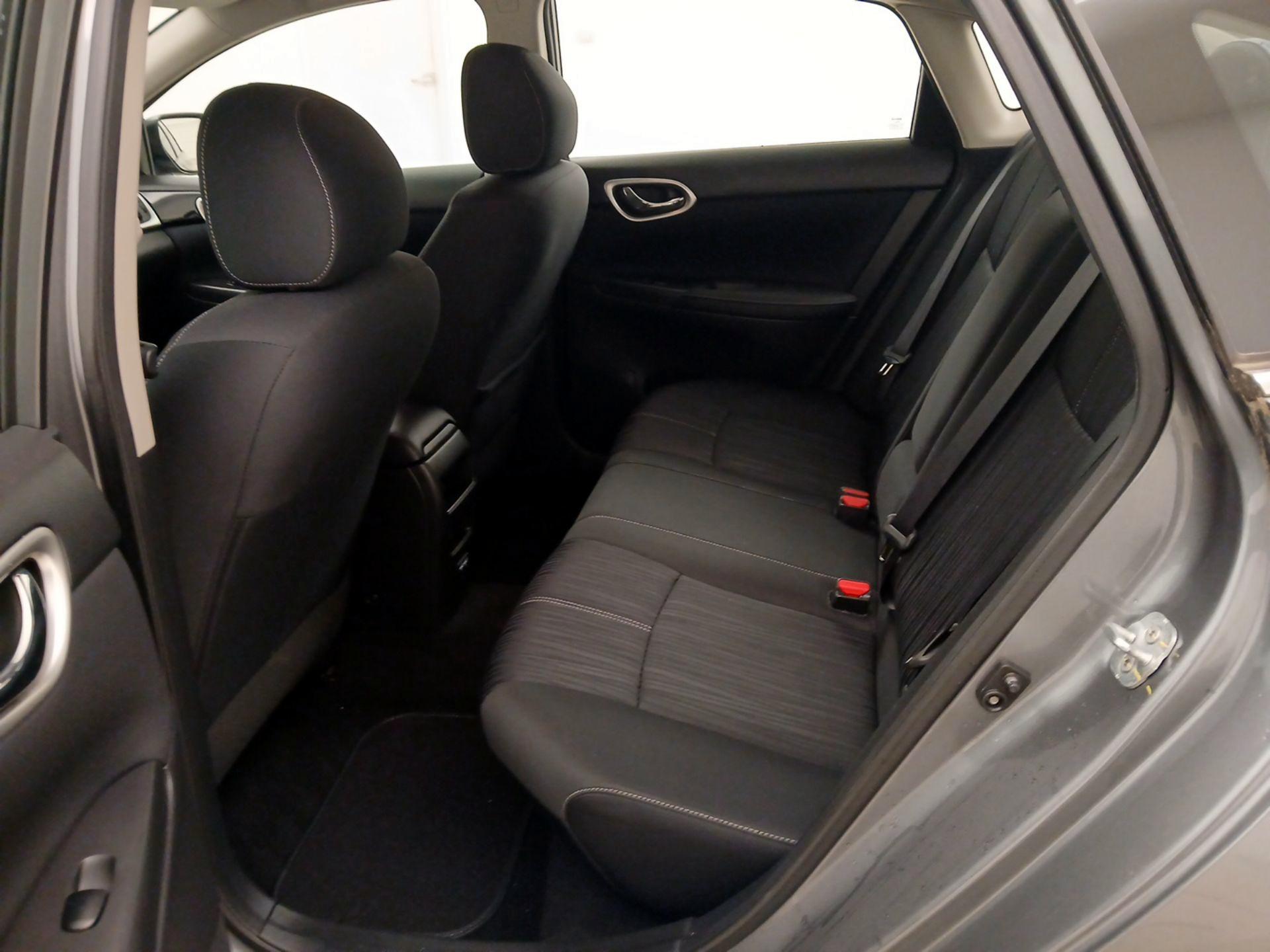 Thumbnail: 2018 Nissan Sentra - 19