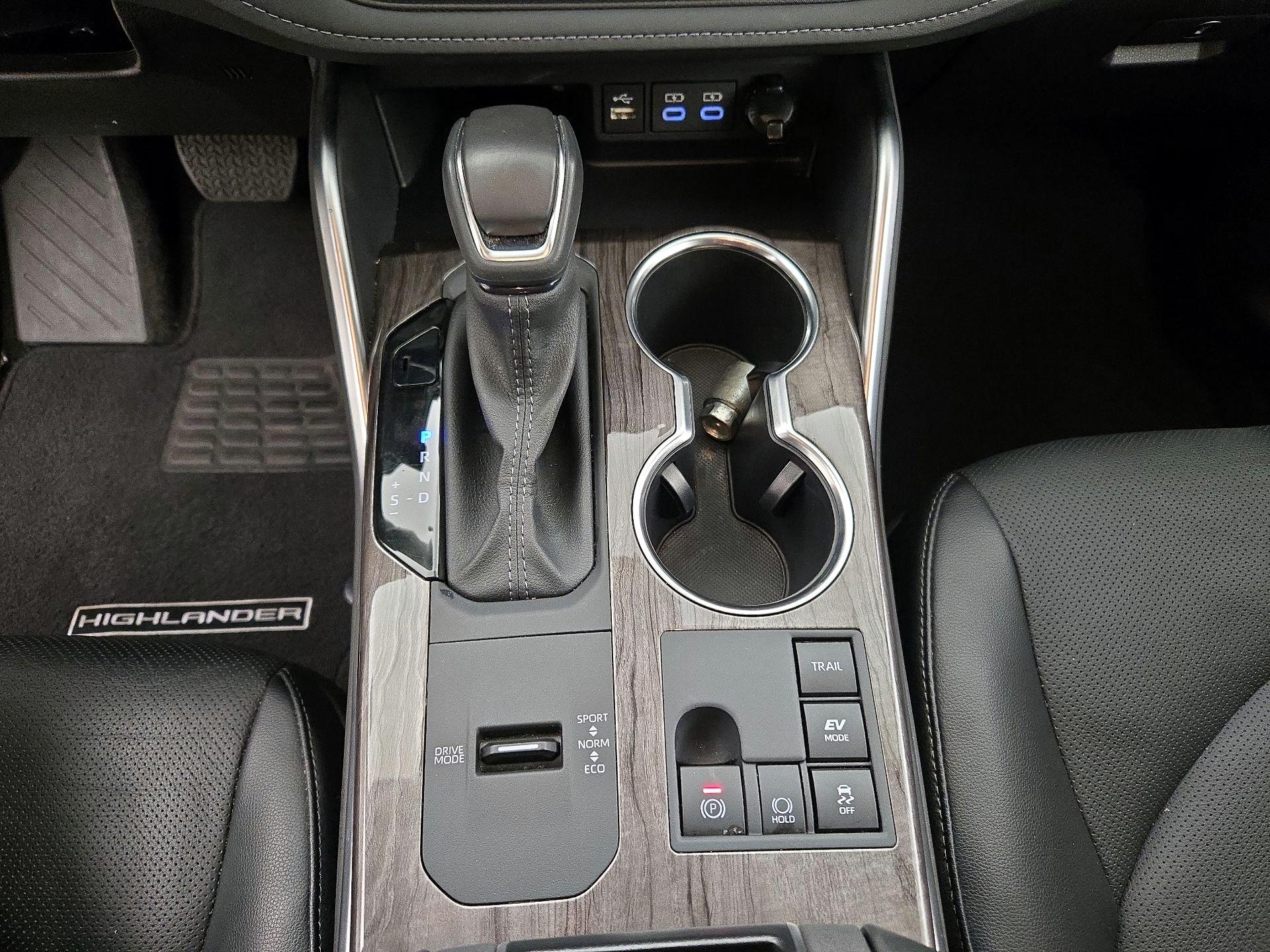 Thumbnail: 2025 Toyota Highlander - 17