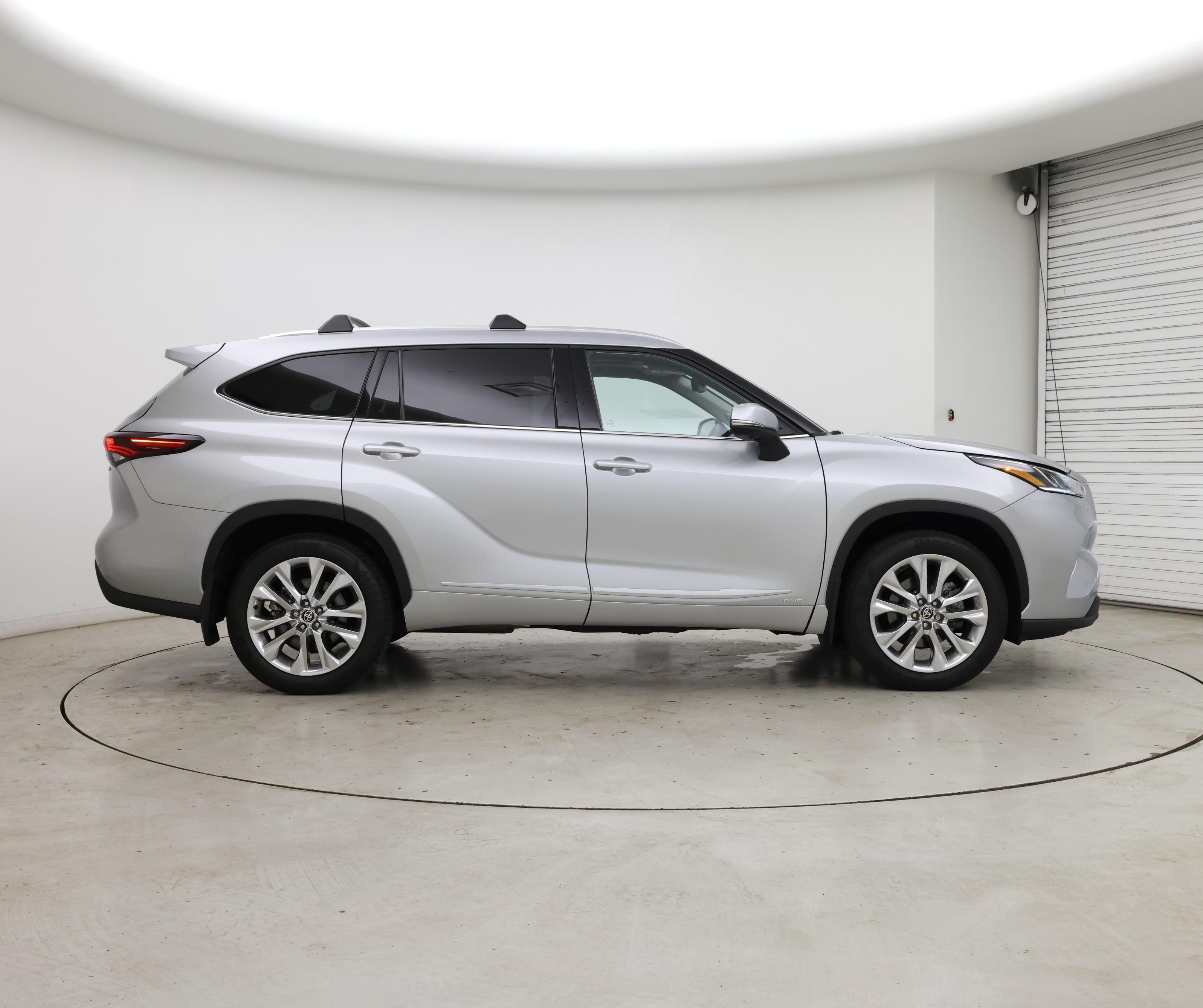 Thumbnail: 2025 Toyota Highlander - 7