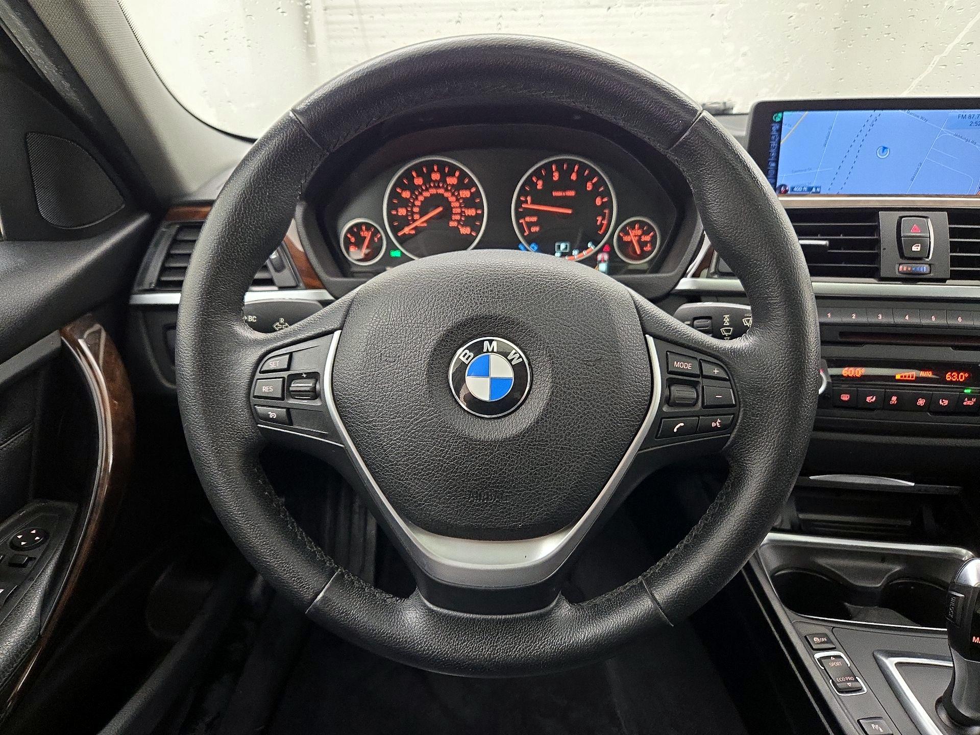 Thumbnail: 2015 BMW 3 Series - 10