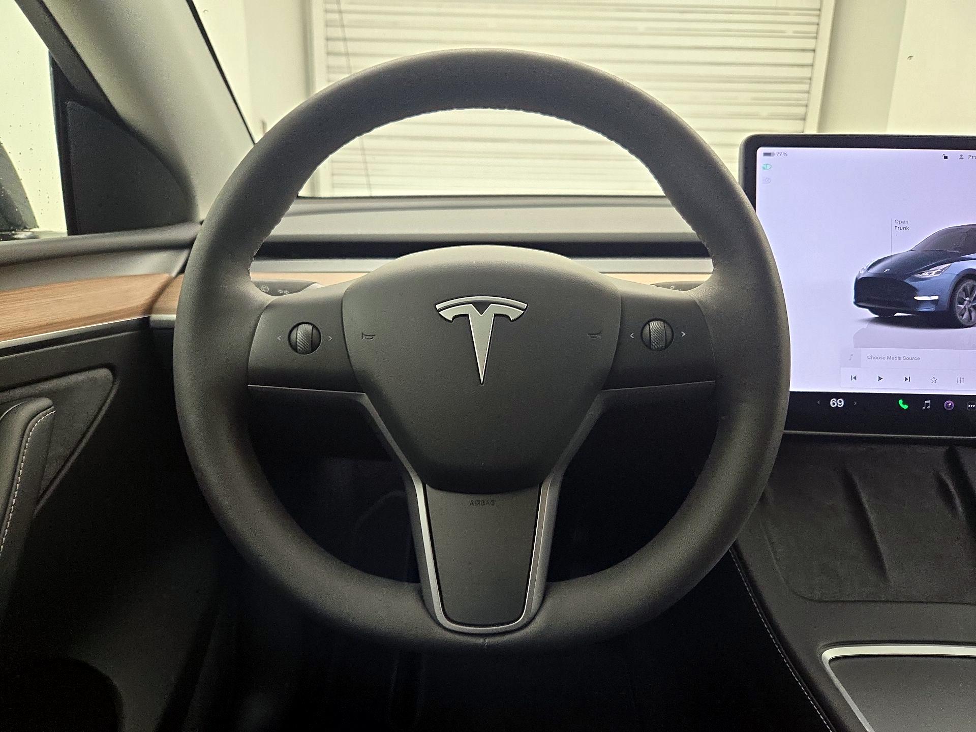 Thumbnail: 2025 Tesla Model Y - 10