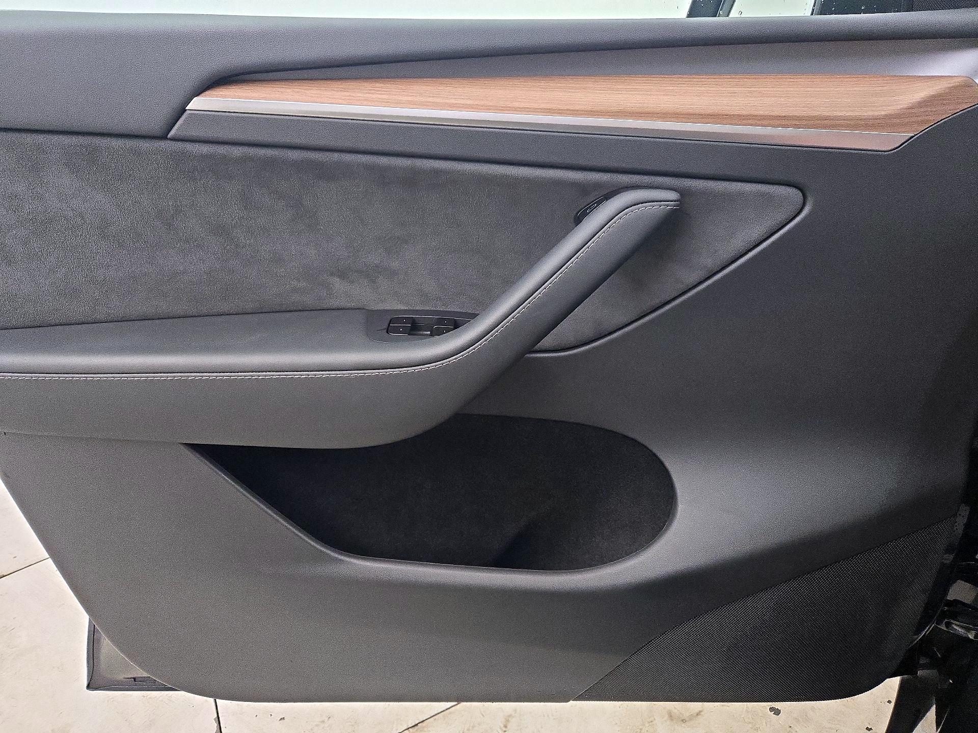 Thumbnail: 2025 Tesla Model Y - 12