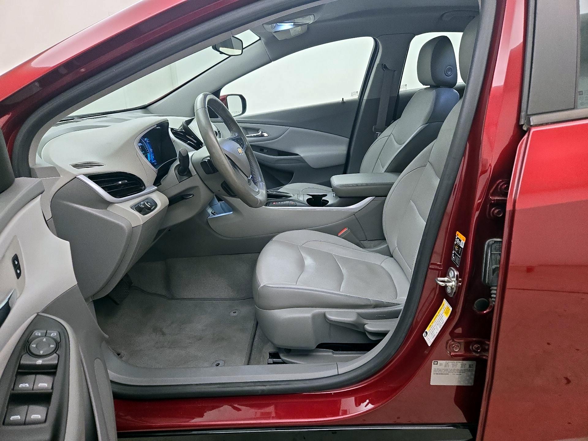 Thumbnail: 2017 Chevrolet Volt - 11