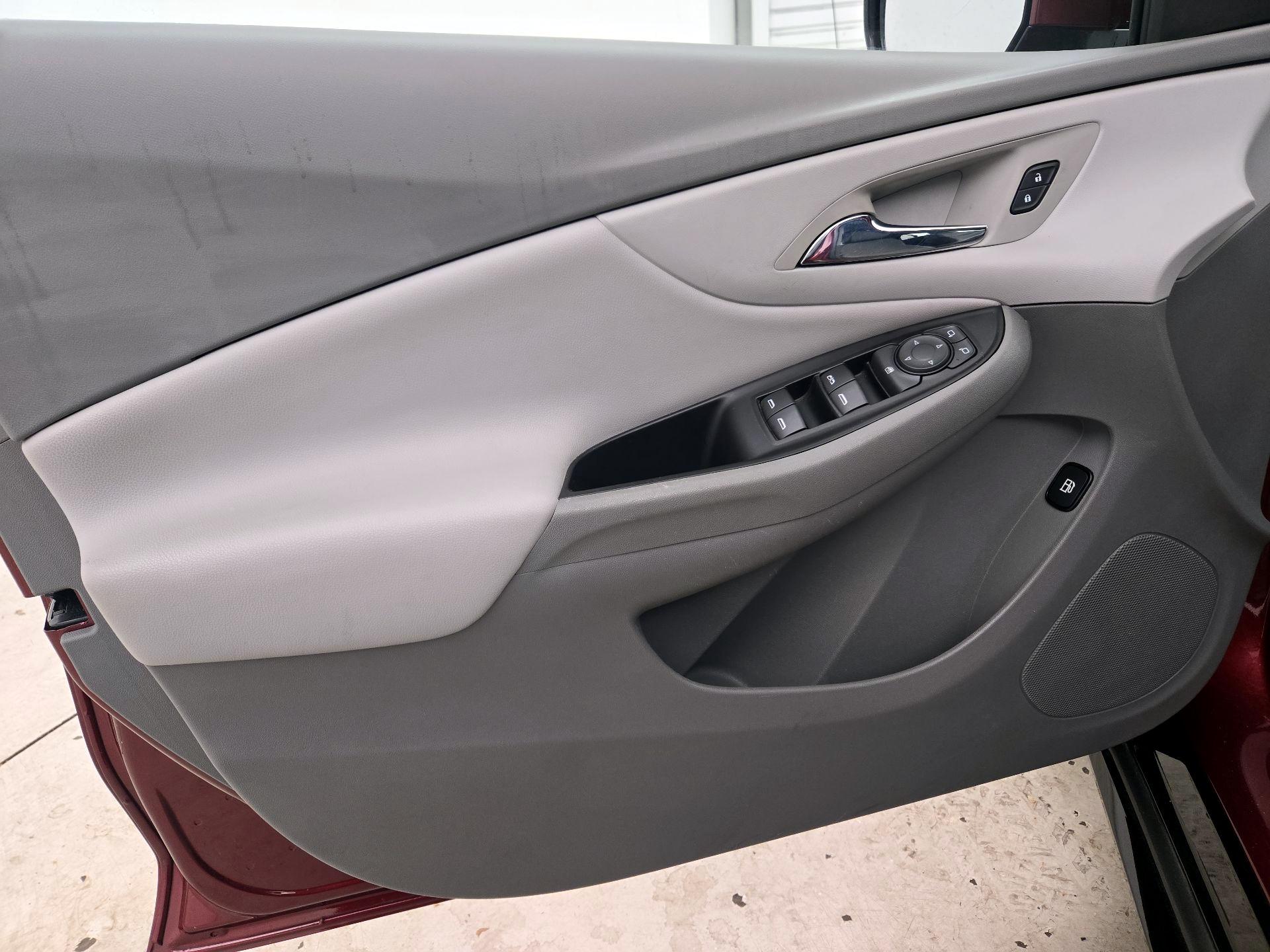 Thumbnail: 2017 Chevrolet Volt - 12