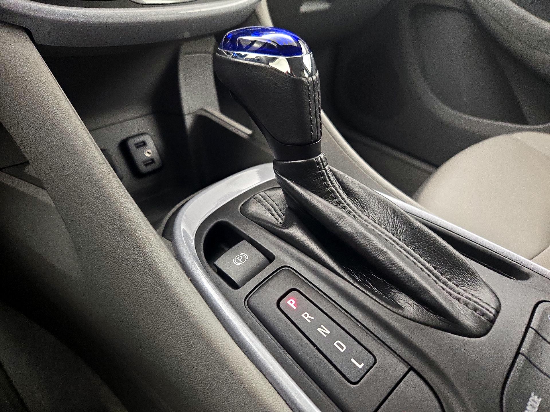 Thumbnail: 2017 Chevrolet Volt - 17