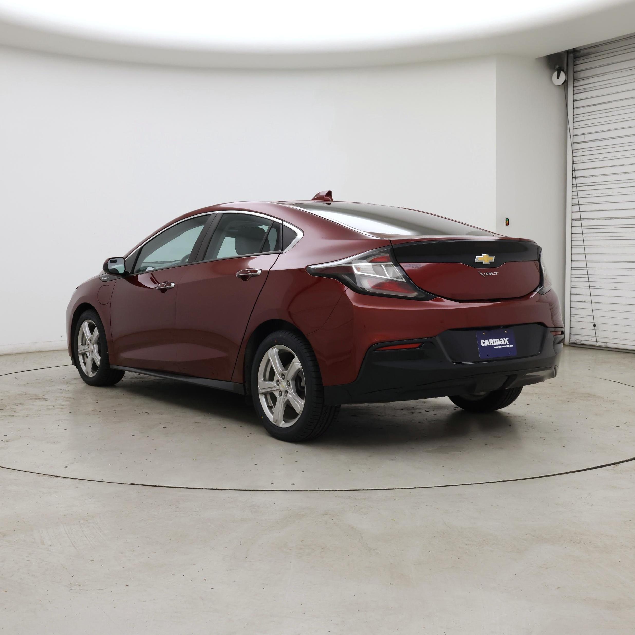 Thumbnail: 2017 Chevrolet Volt - 2