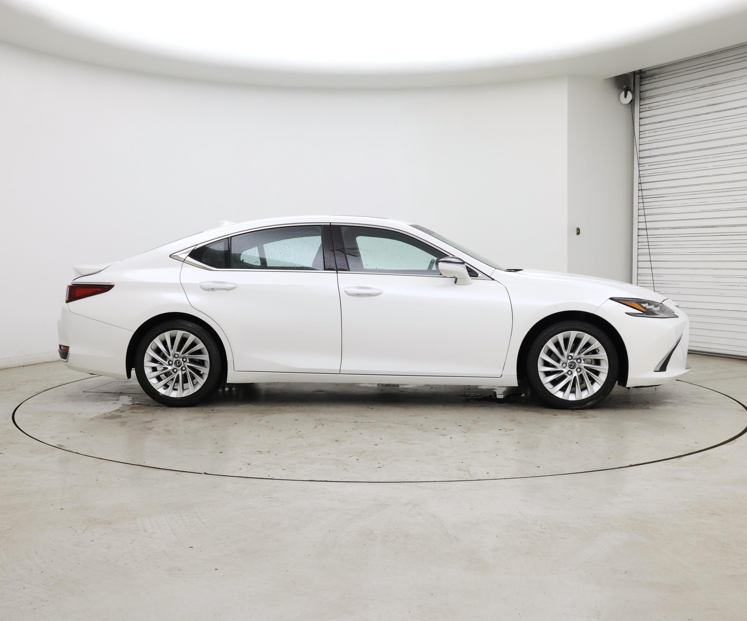 Thumbnail: 2025 Lexus ES - 7
