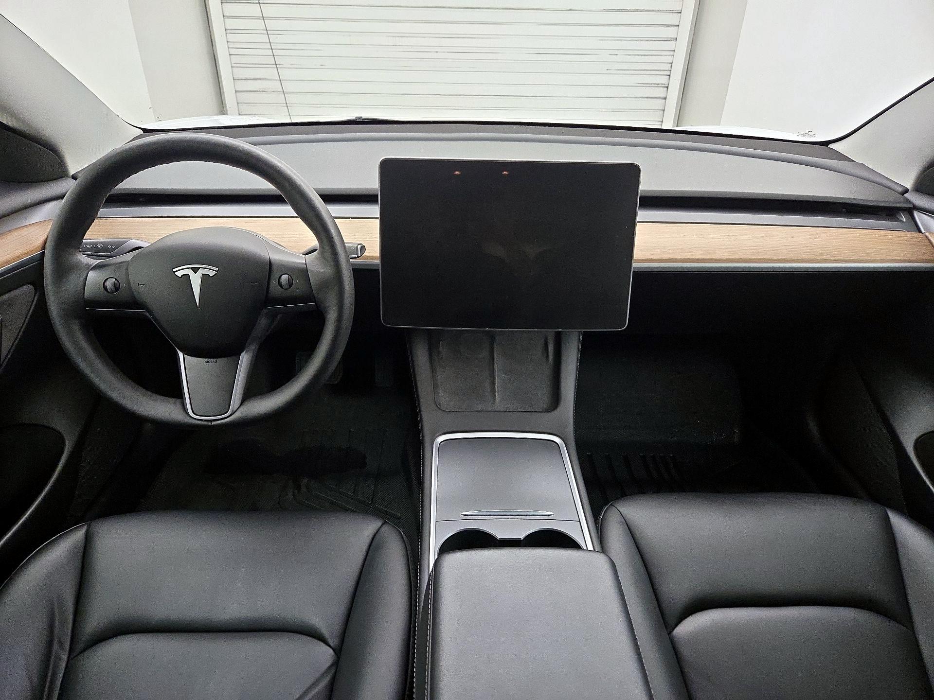 Thumbnail: 2023 Tesla Model 3 - 9